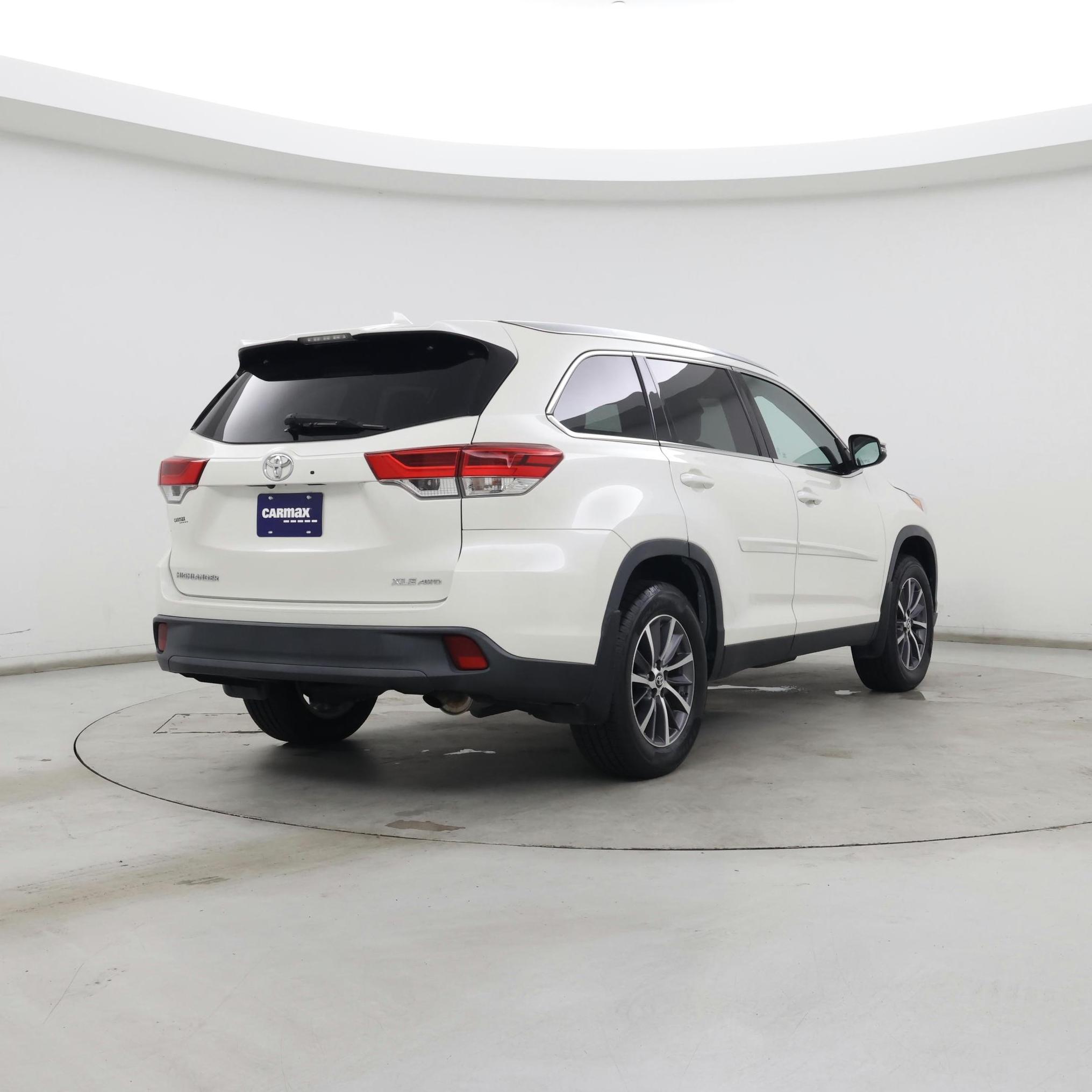 Thumbnail: 2019 Toyota Highlander - 8