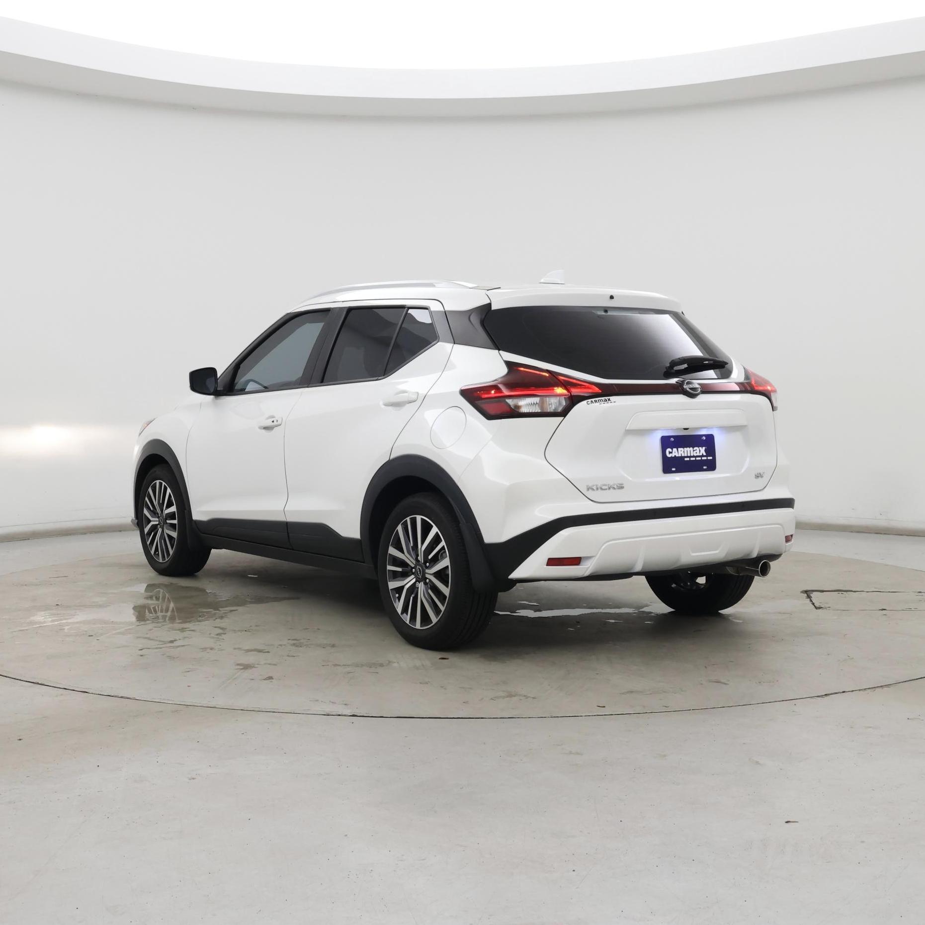 Thumbnail: 2023 Nissan Kicks - 2