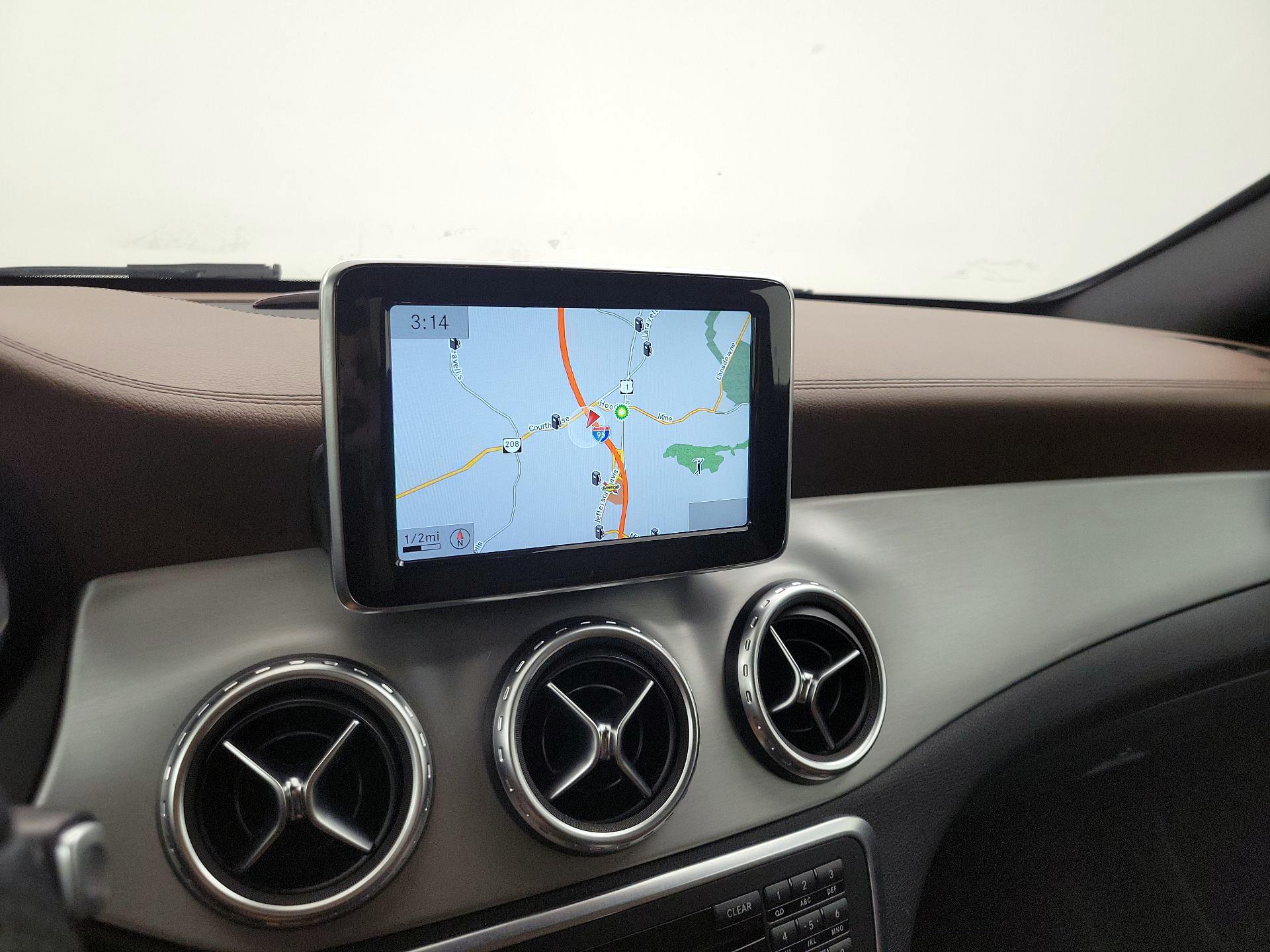 Thumbnail: 2015 Mercedes-Benz GLA - 14