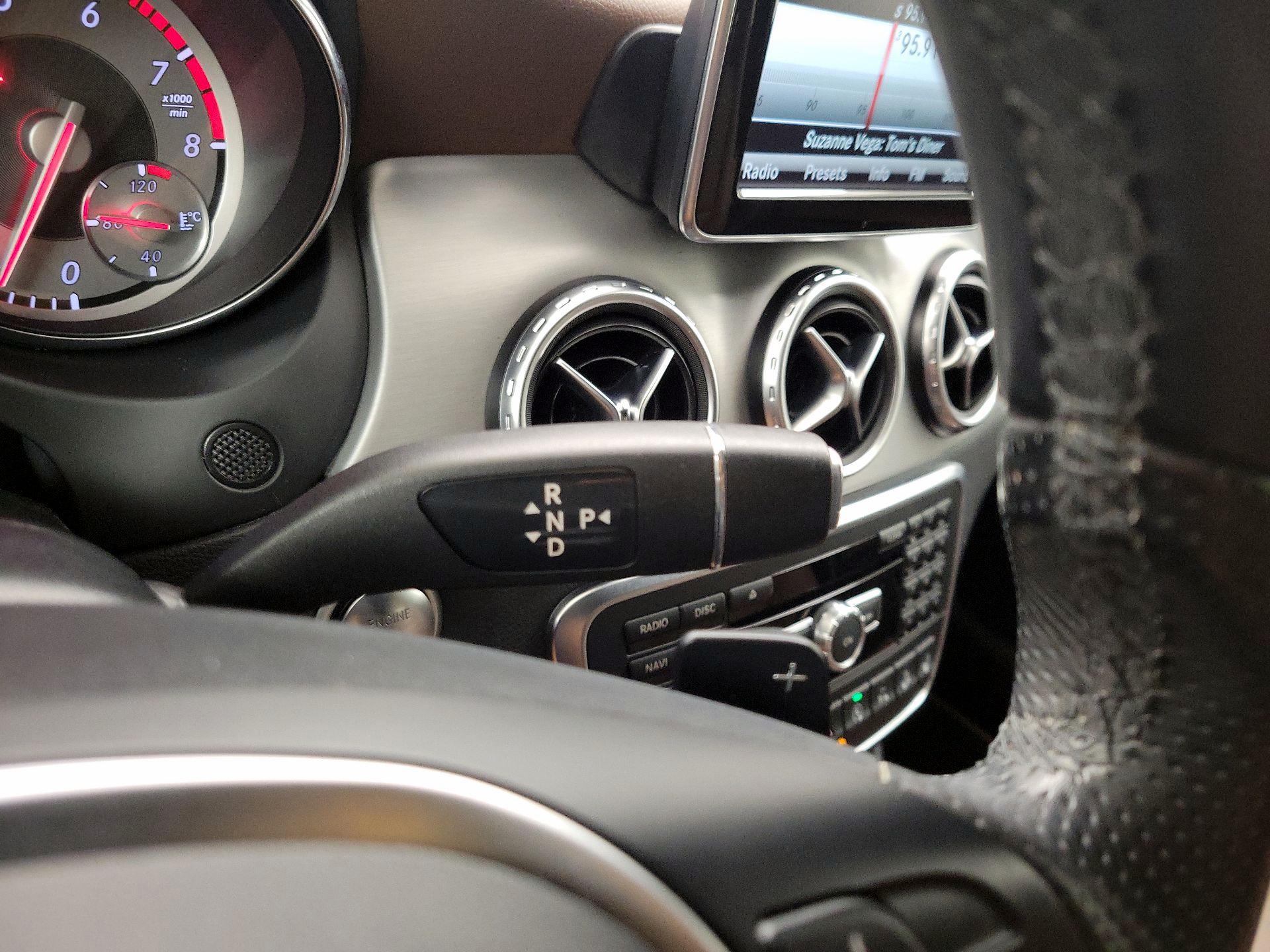 Thumbnail: 2015 Mercedes-Benz GLA - 18