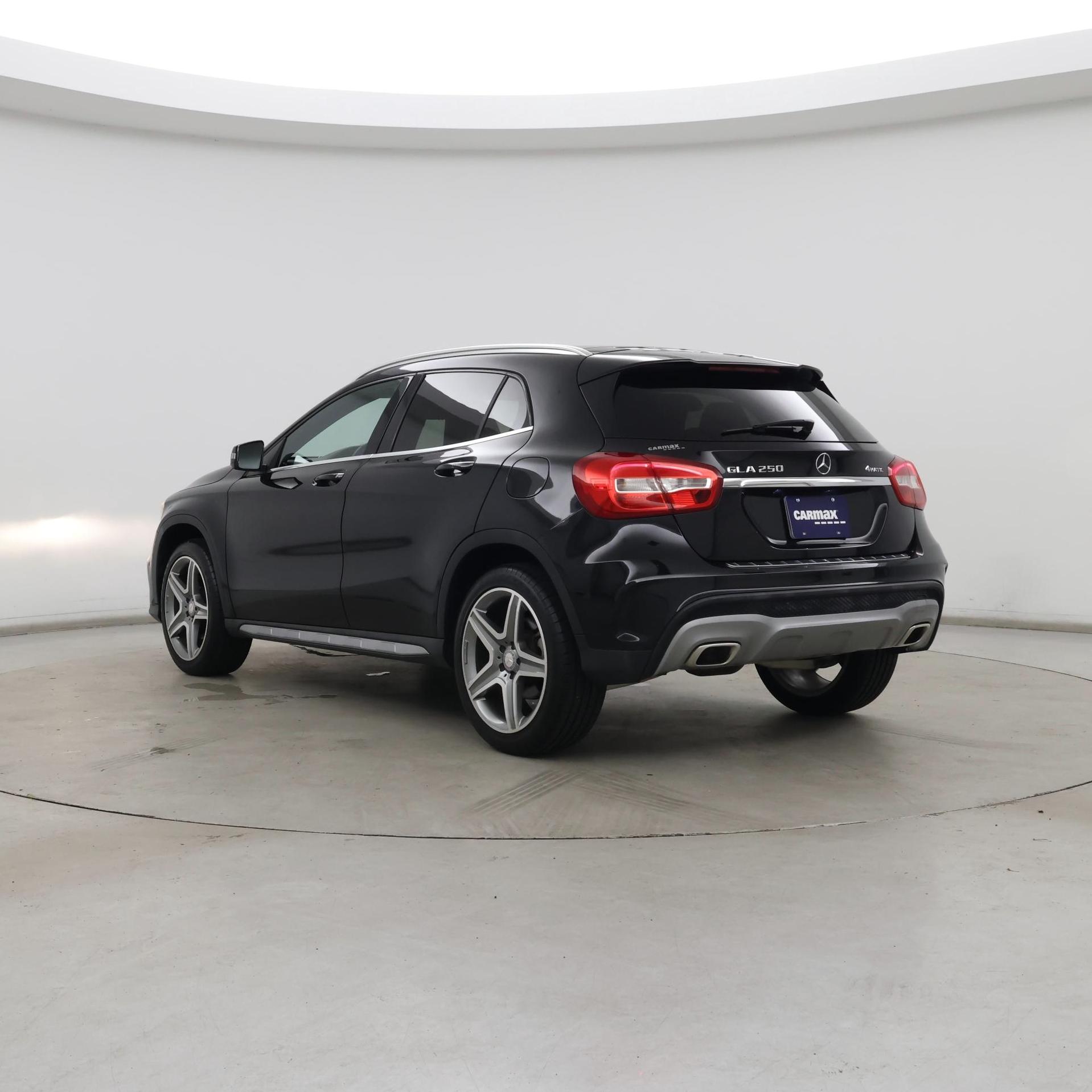 Thumbnail: 2015 Mercedes-Benz GLA - 2