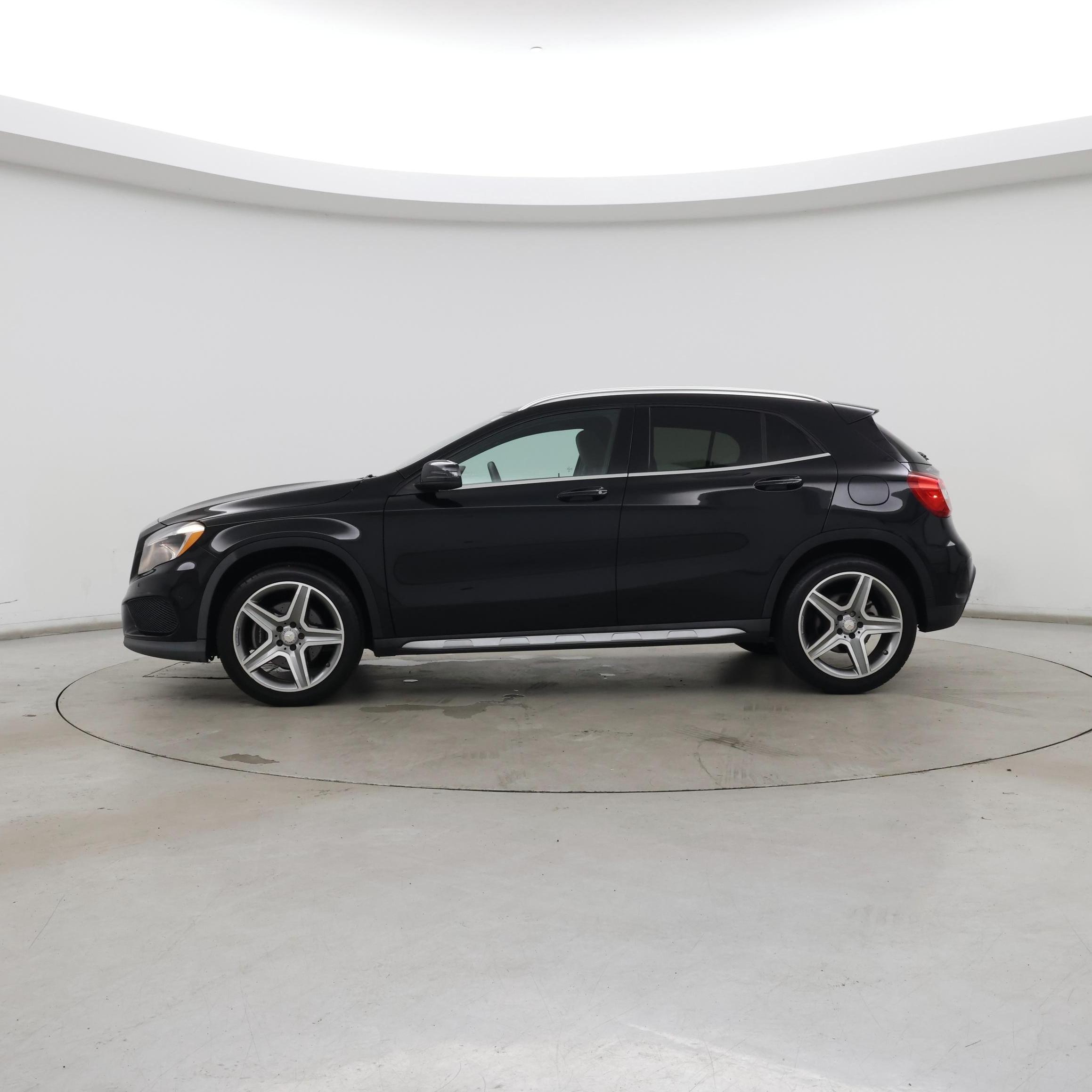 Thumbnail: 2015 Mercedes-Benz GLA - 3