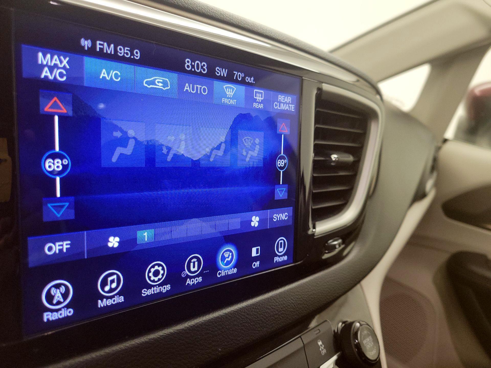 Thumbnail: 2017 Chrysler Pacifica - 16