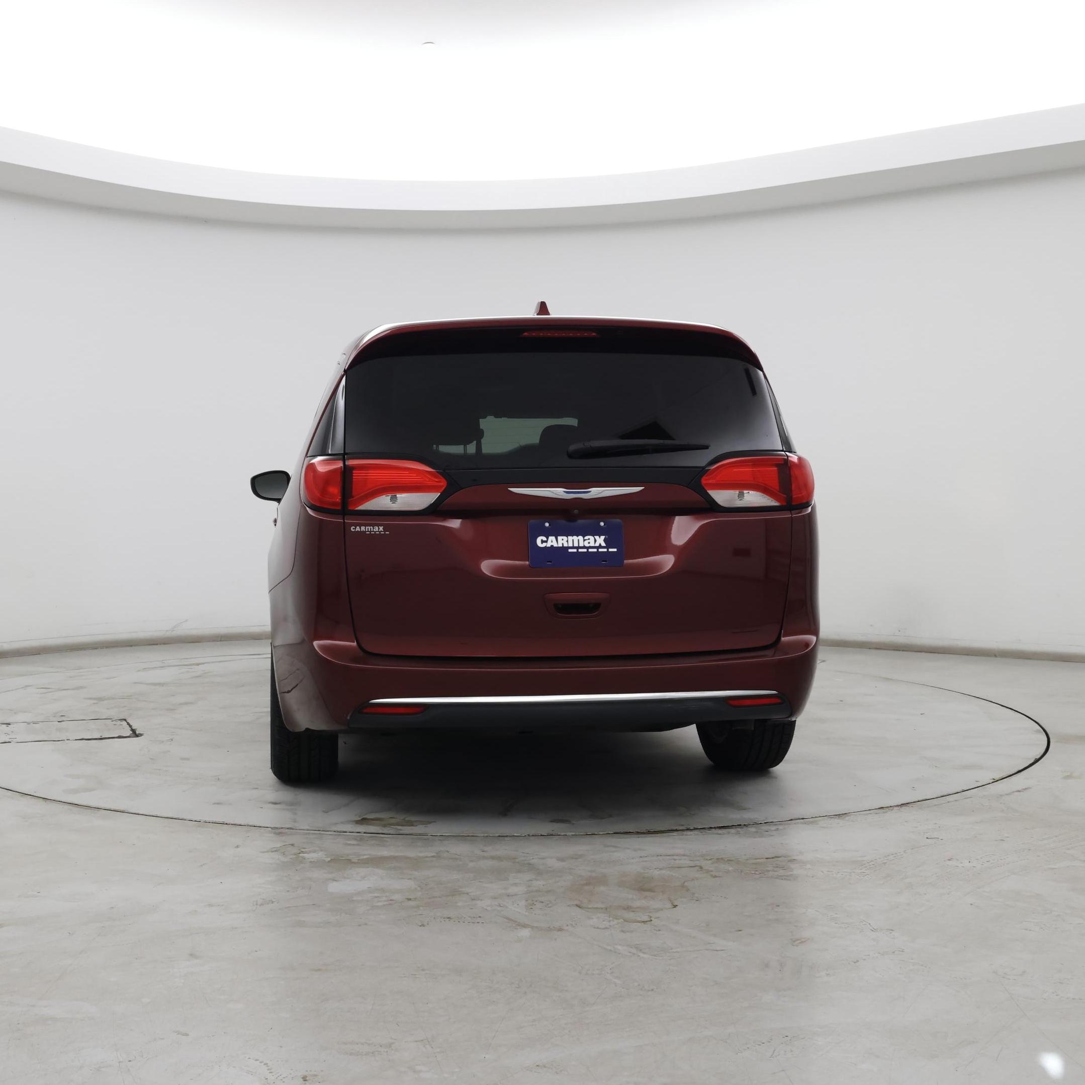 Thumbnail: 2017 Chrysler Pacifica - 6