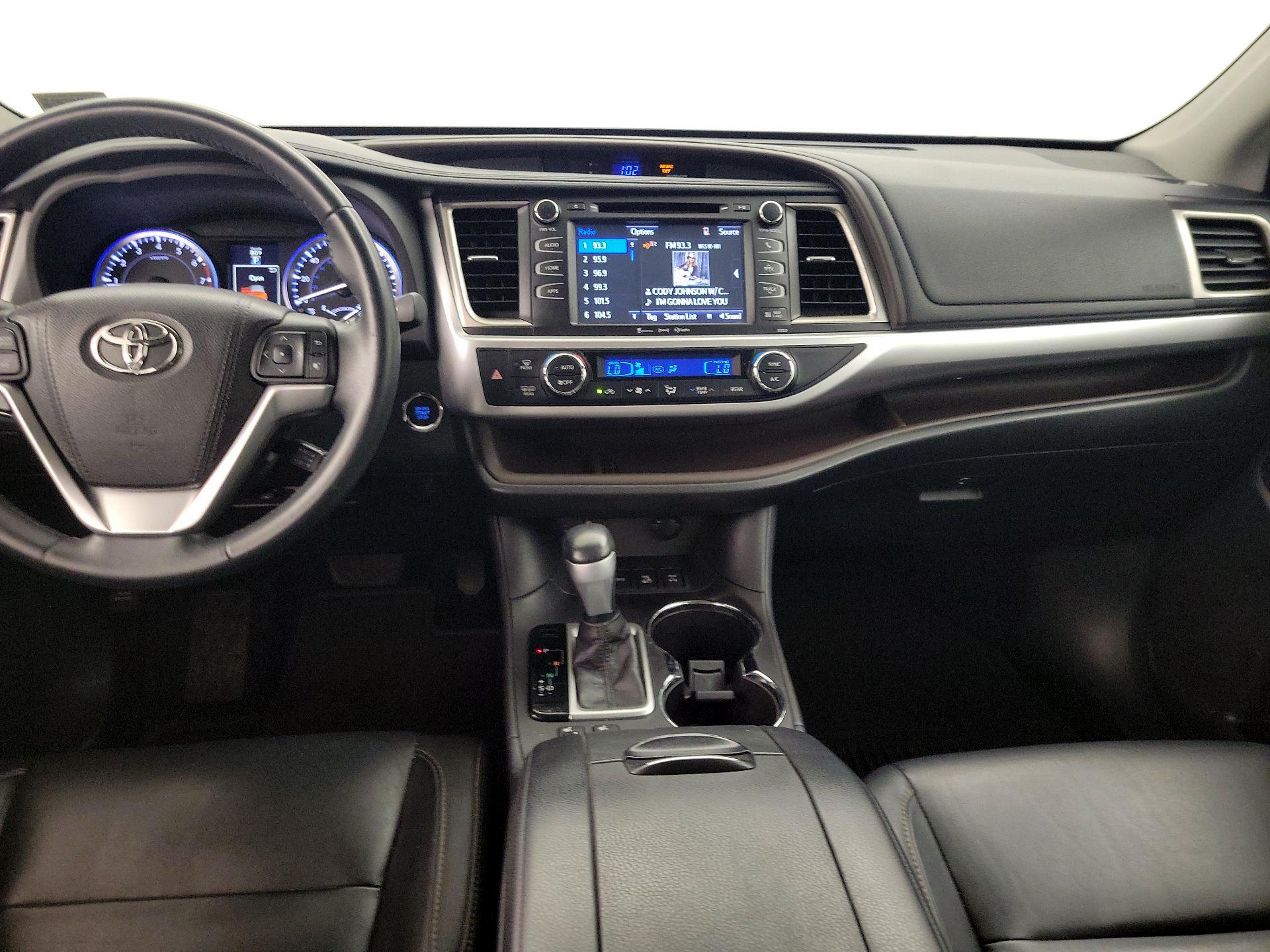 Thumbnail: 2016 Toyota Highlander - 9