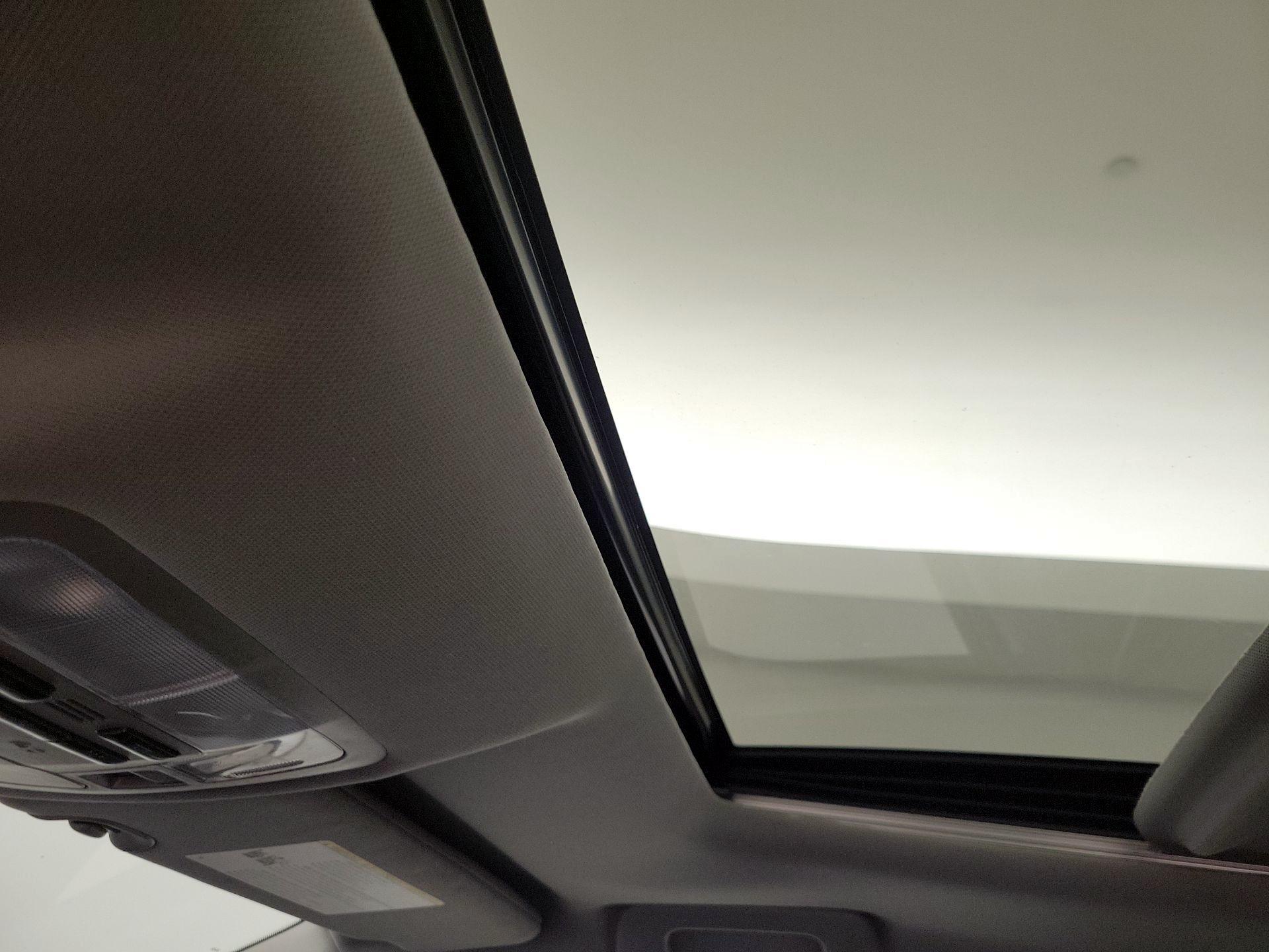 Thumbnail: 2016 Toyota Highlander - 19