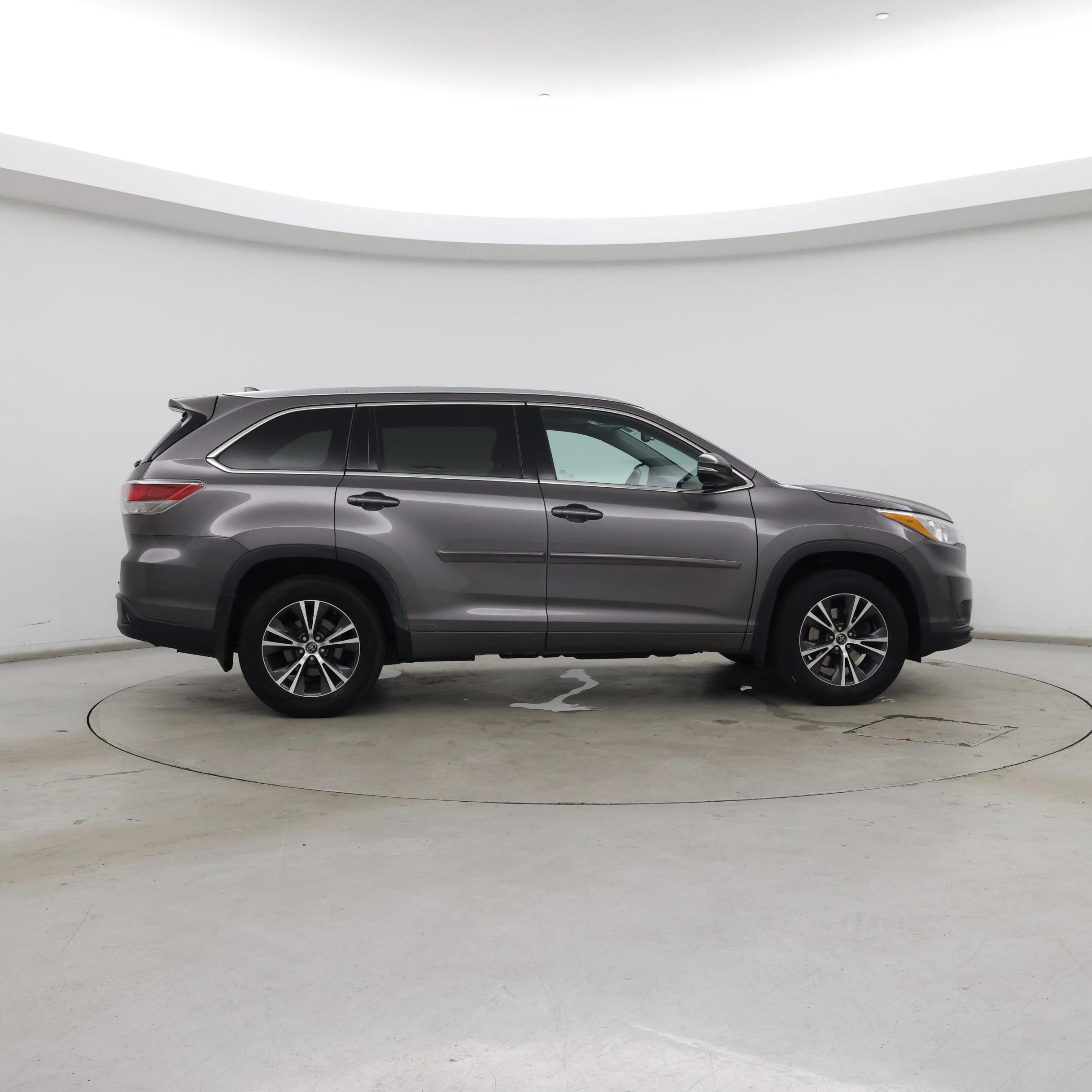 Thumbnail: 2016 Toyota Highlander - 7