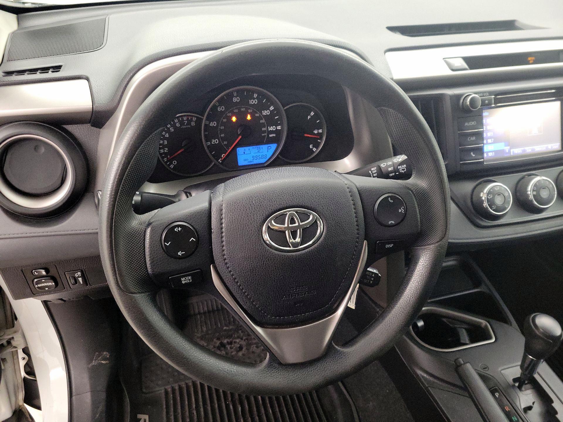 Thumbnail: 2016 Toyota RAV4 - 10