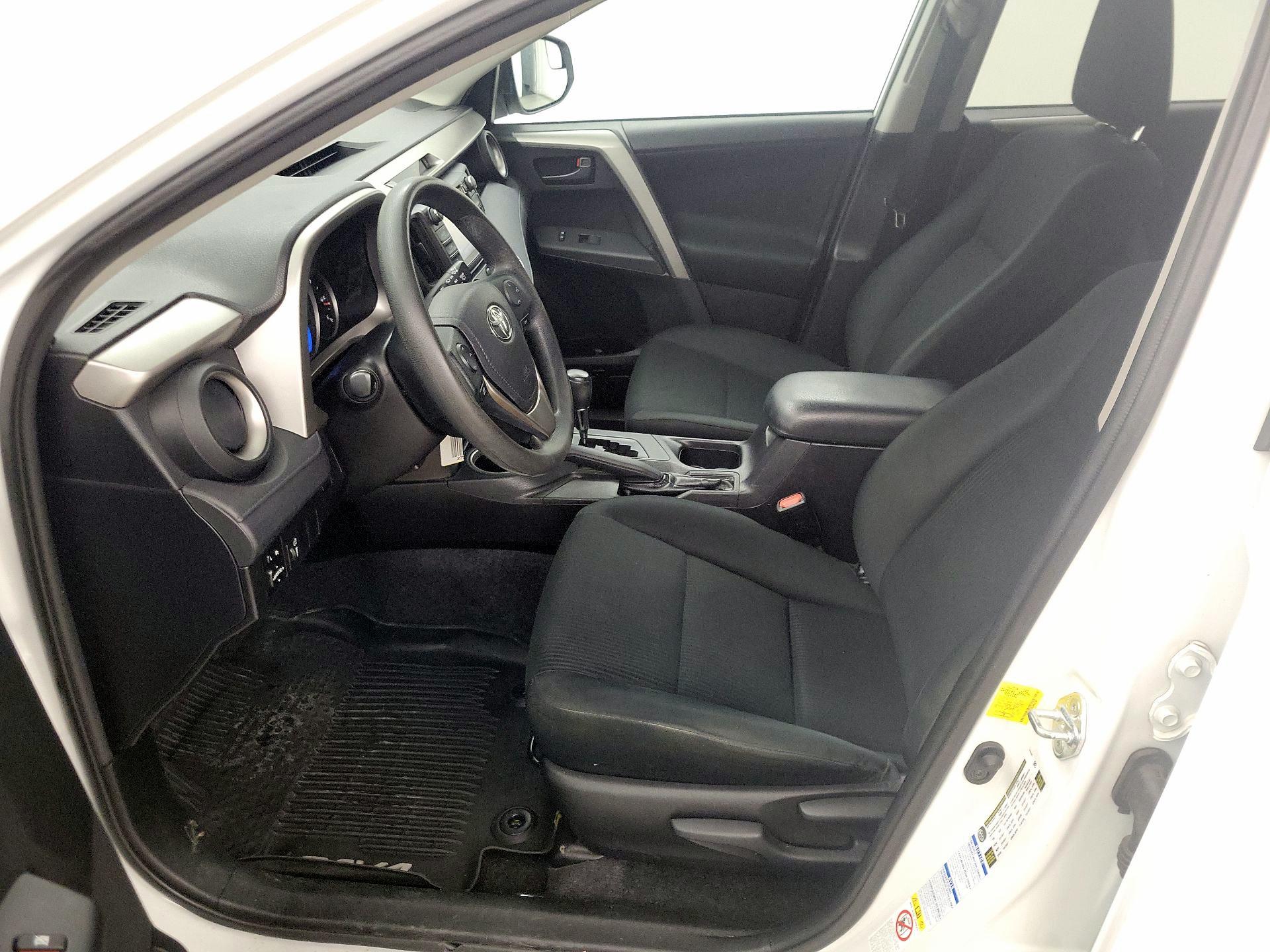 Thumbnail: 2016 Toyota RAV4 - 11