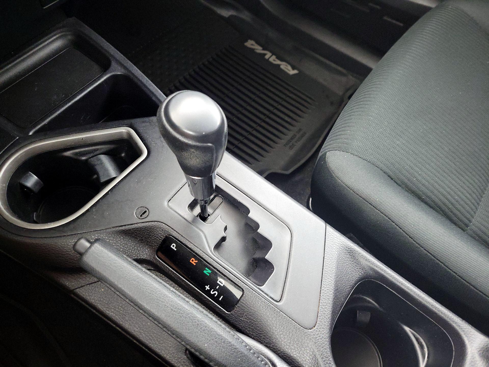 Thumbnail: 2016 Toyota RAV4 - 17