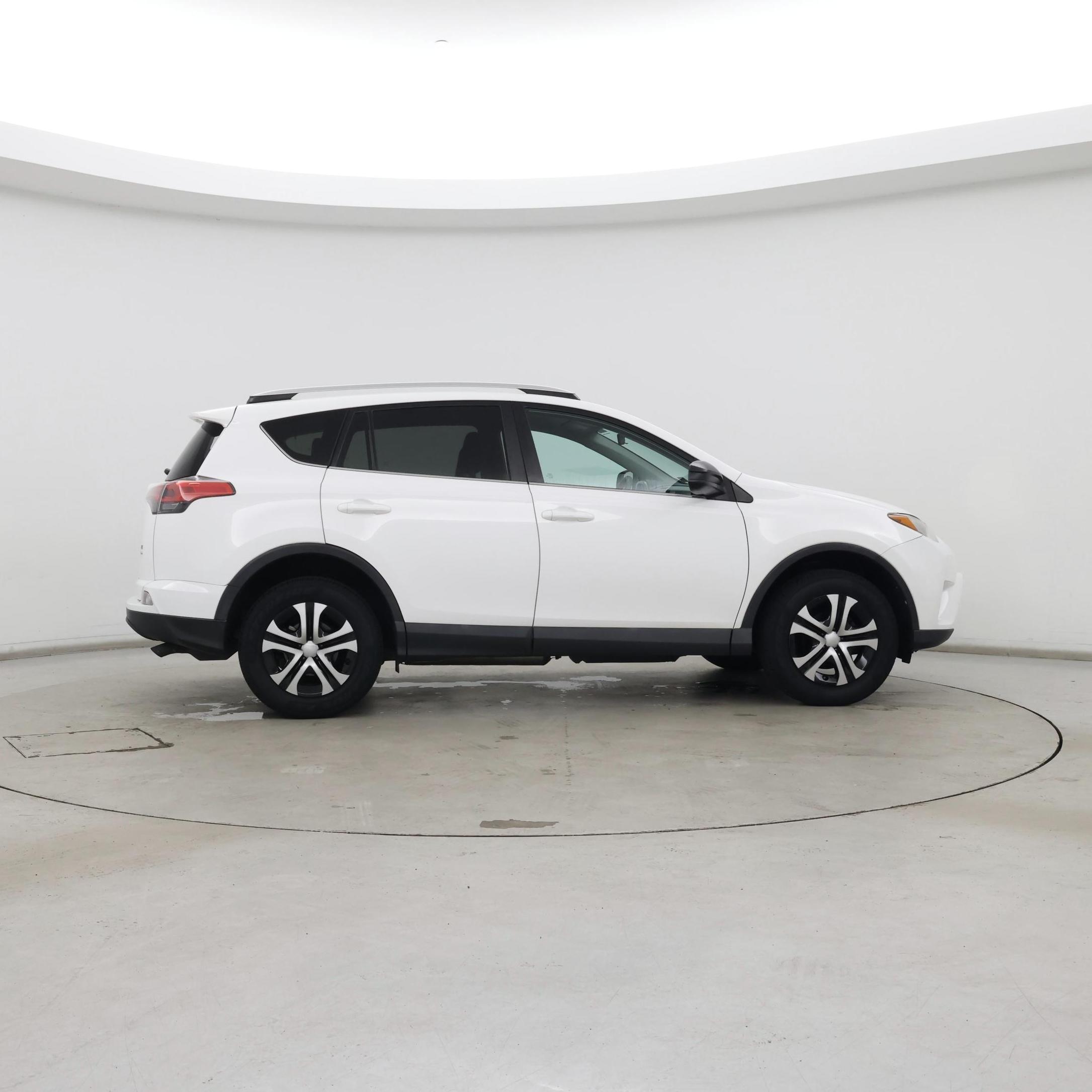 Thumbnail: 2016 Toyota RAV4 - 7