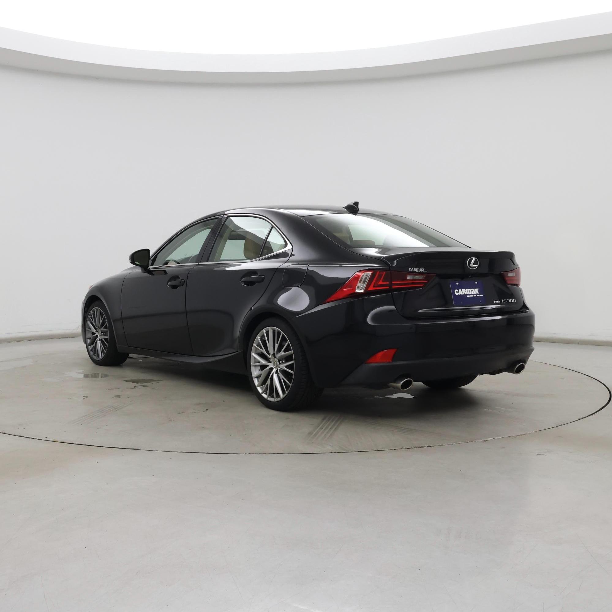 Thumbnail: 2016 Lexus IS - 2