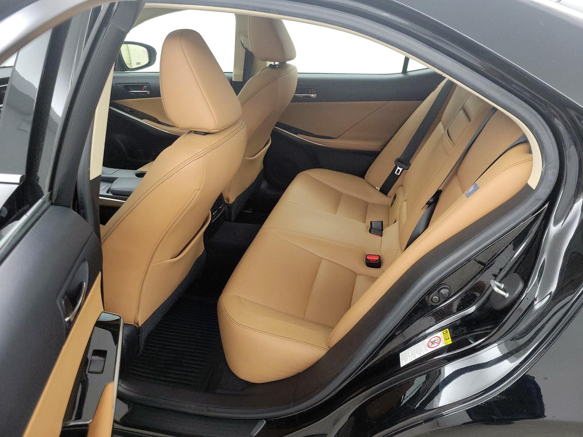 Thumbnail: 2016 Lexus IS - 20