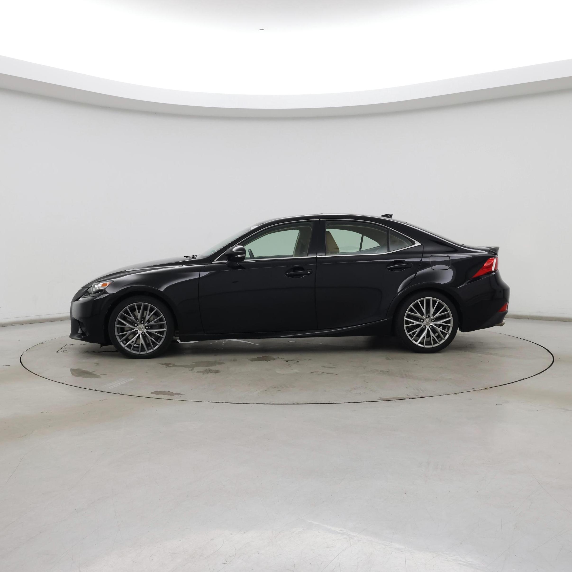 Thumbnail: 2016 Lexus IS - 3