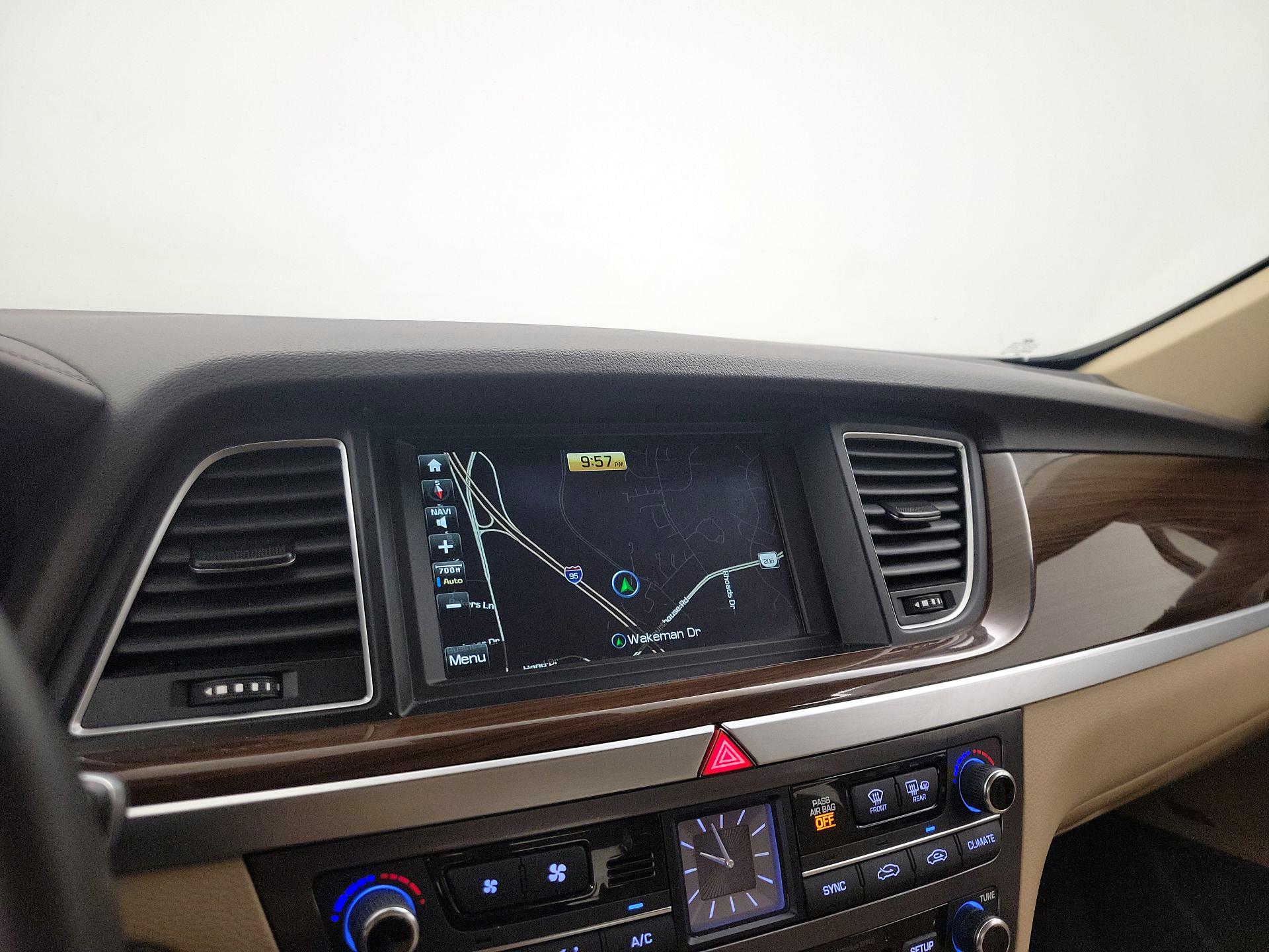 Thumbnail: 2015 Hyundai Genesis - 14