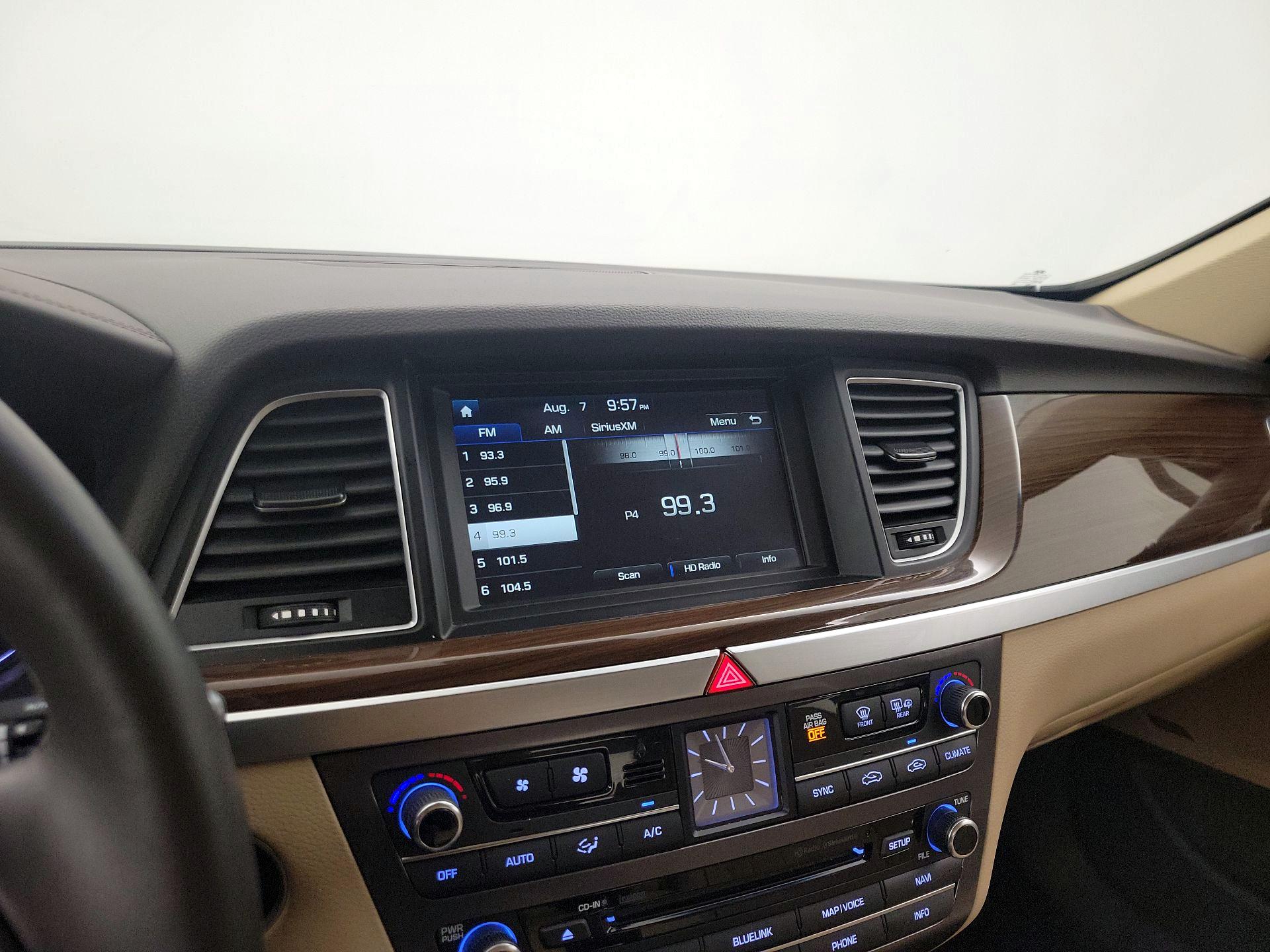 Thumbnail: 2015 Hyundai Genesis - 16