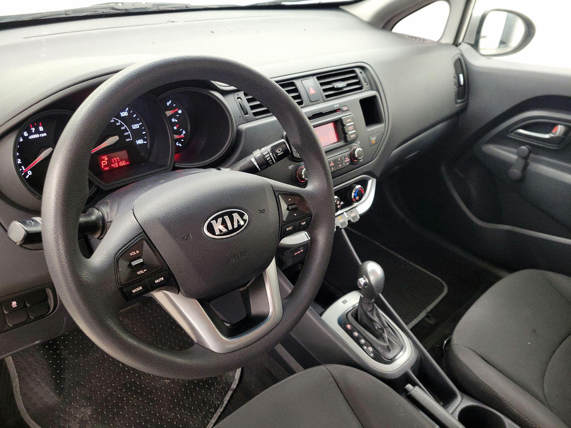 Thumbnail: 2015 Kia Rio - 9