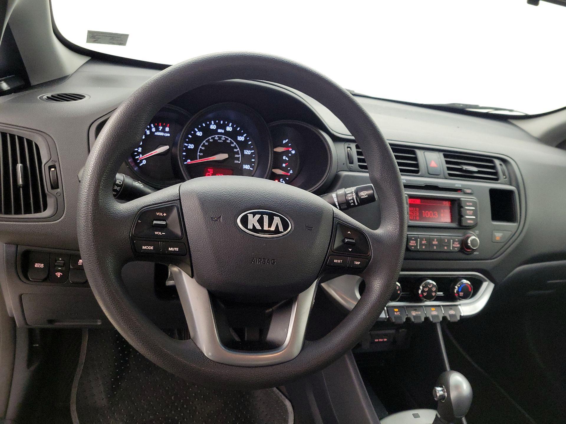 Thumbnail: 2015 Kia Rio - 10