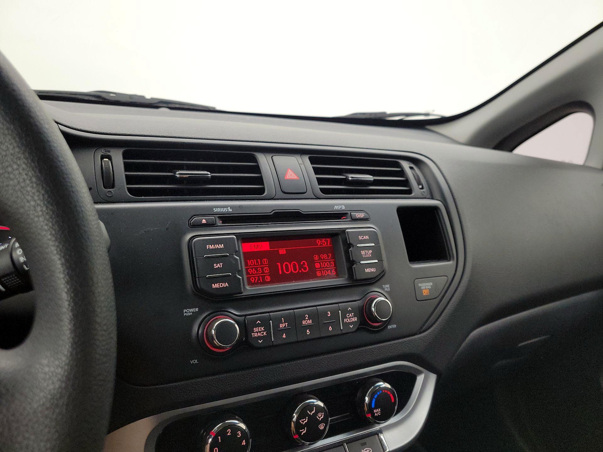 Thumbnail: 2015 Kia Rio - 14