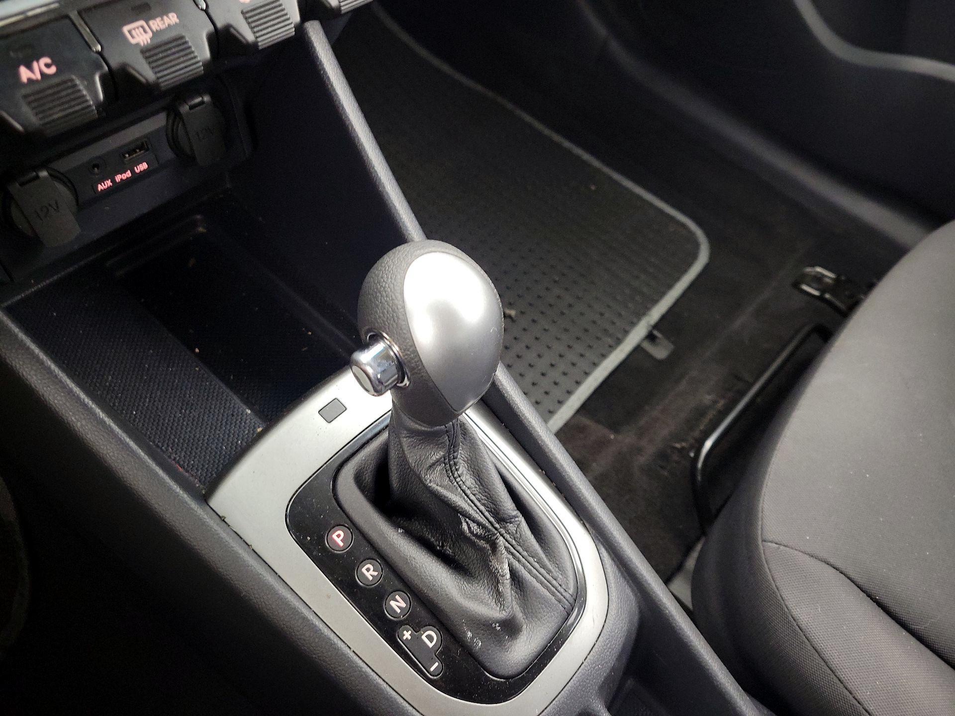 Thumbnail: 2015 Kia Rio - 16