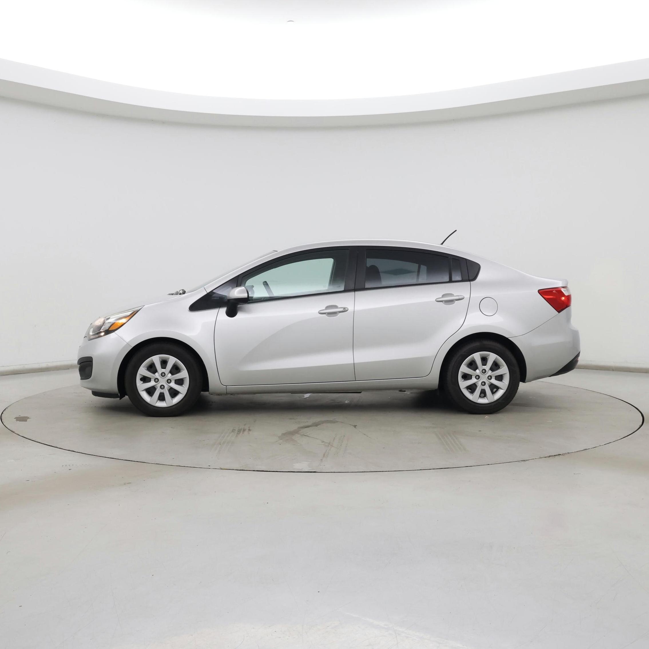 Thumbnail: 2015 Kia Rio - 3