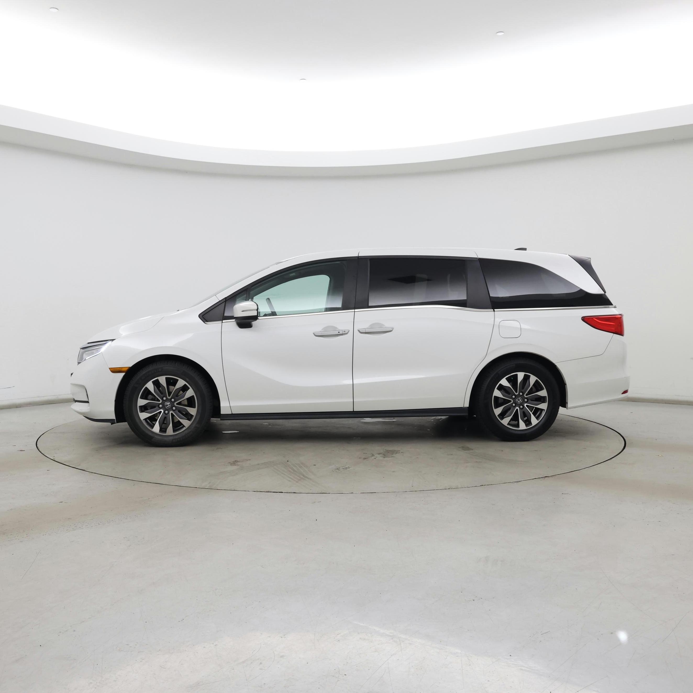 Thumbnail: 2022 Honda Odyssey - 3