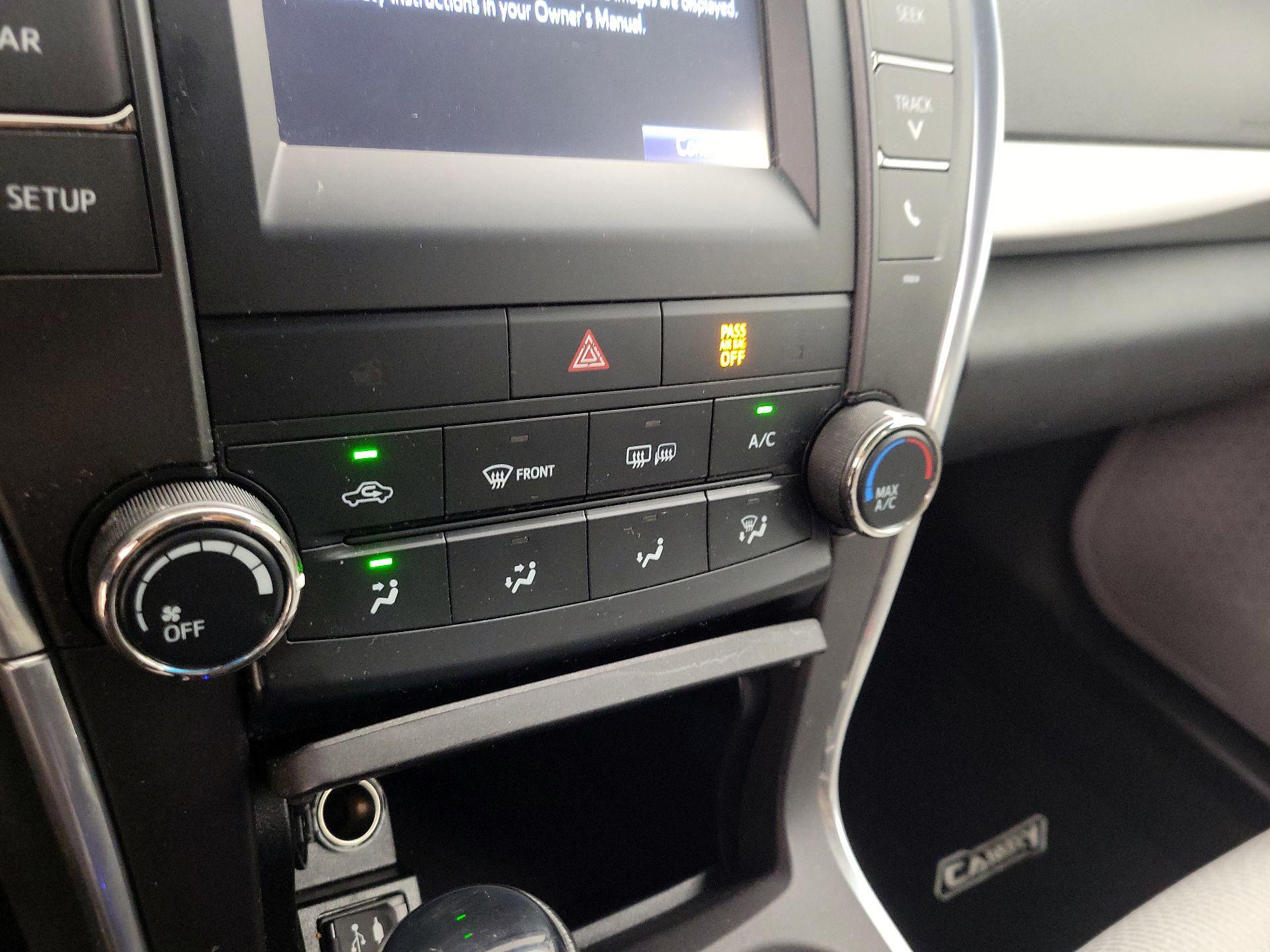 Thumbnail: 2016 Toyota Camry - 16