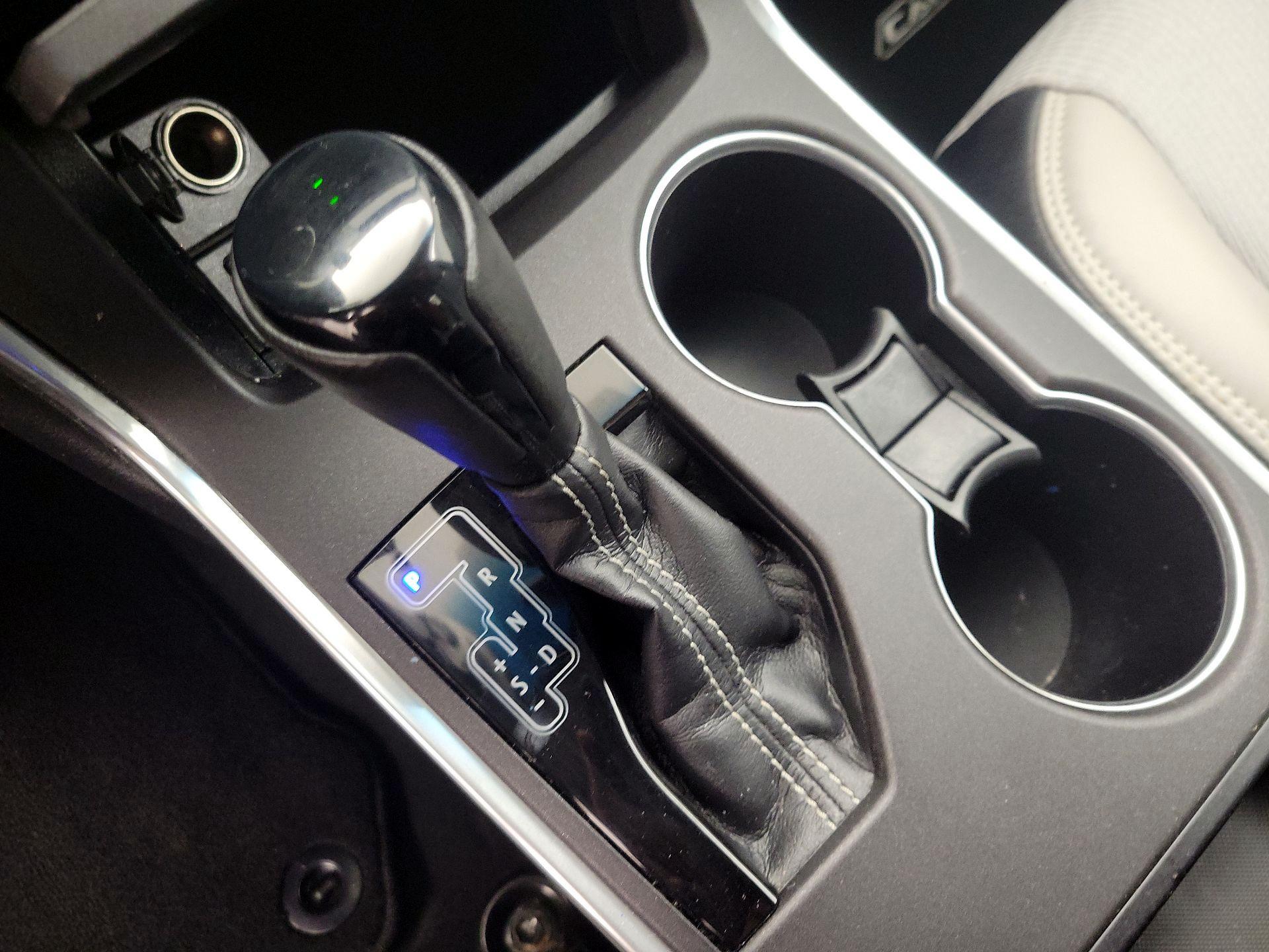Thumbnail: 2016 Toyota Camry - 17