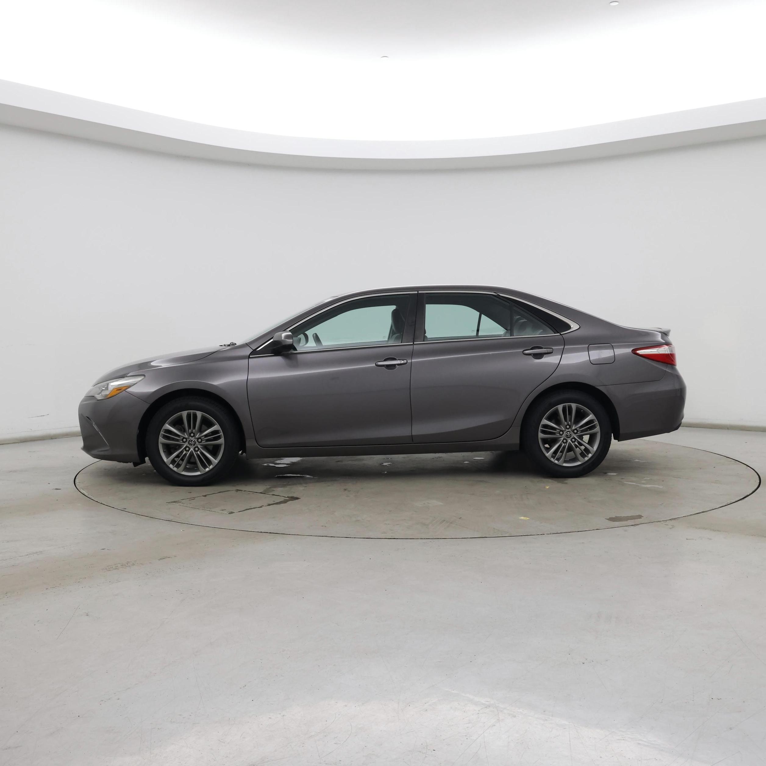 Thumbnail: 2016 Toyota Camry - 3