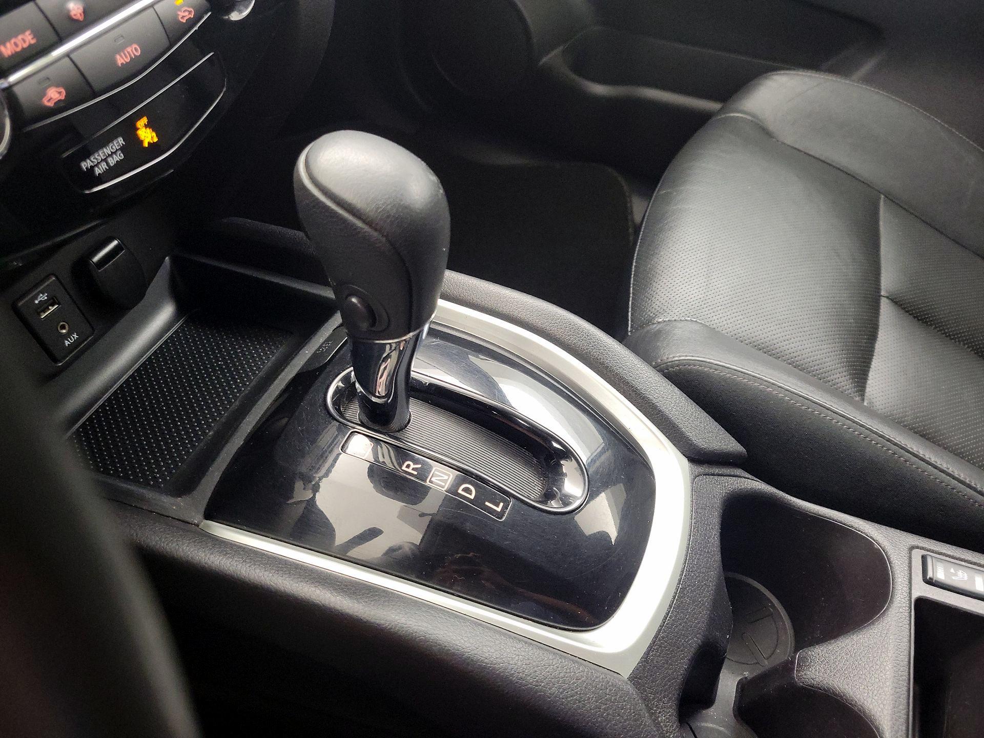 Thumbnail: 2015 Nissan Rogue - 18