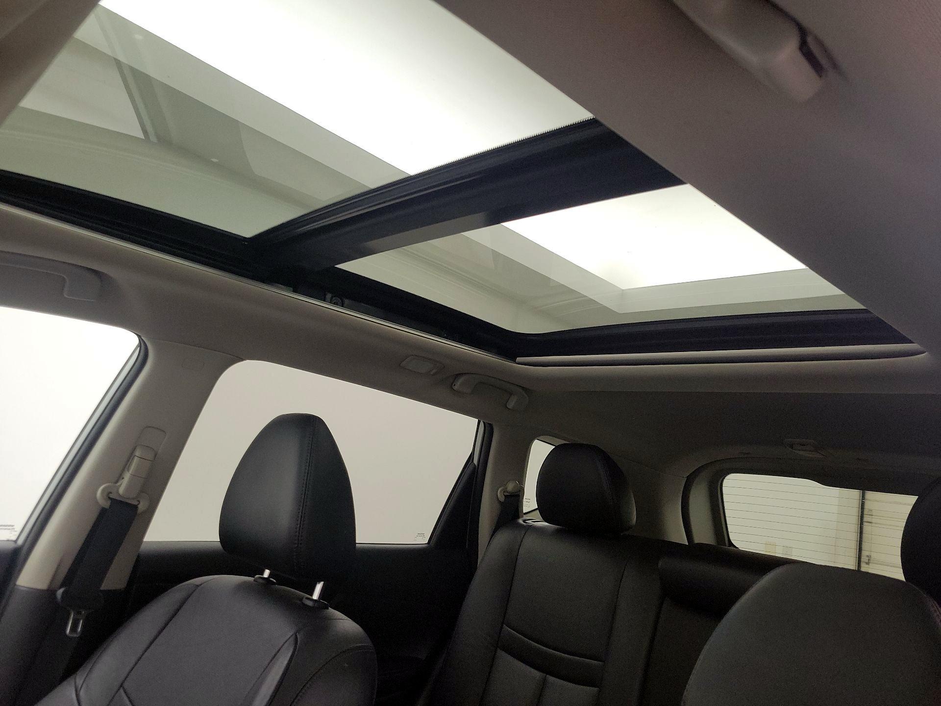 Thumbnail: 2015 Nissan Rogue - 20