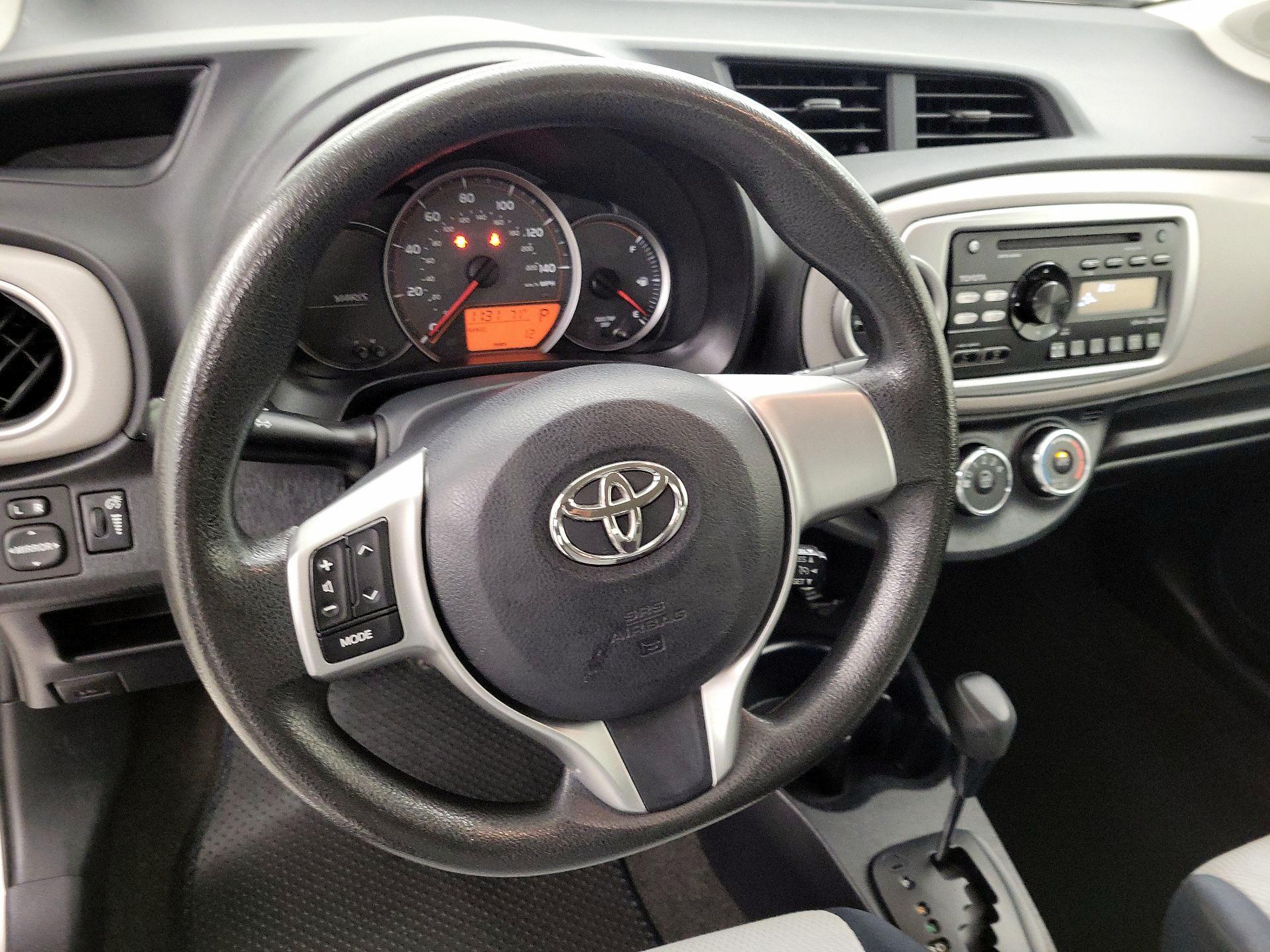 Thumbnail: 2013 Toyota Yaris - 10