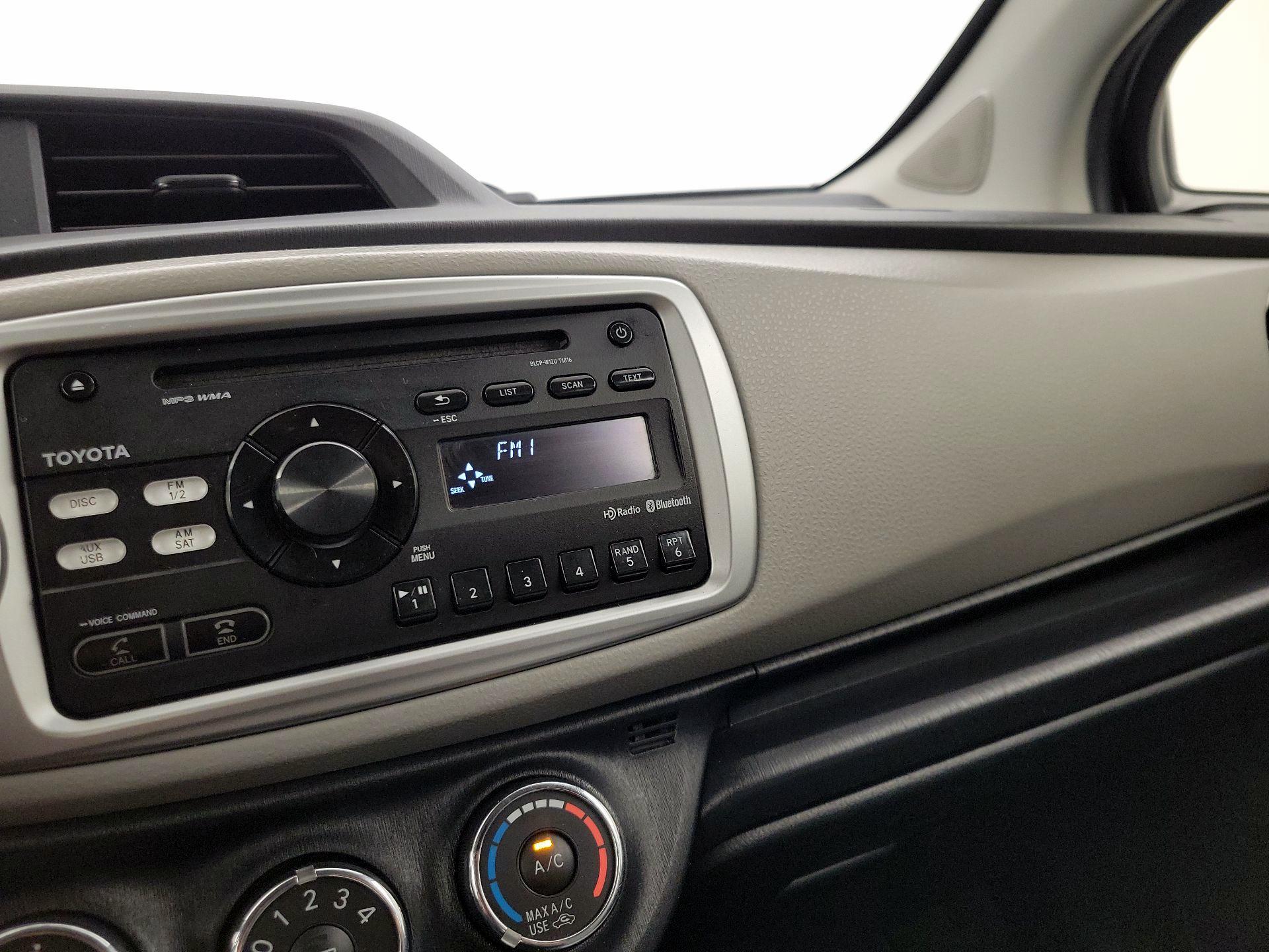 Thumbnail: 2013 Toyota Yaris - 14