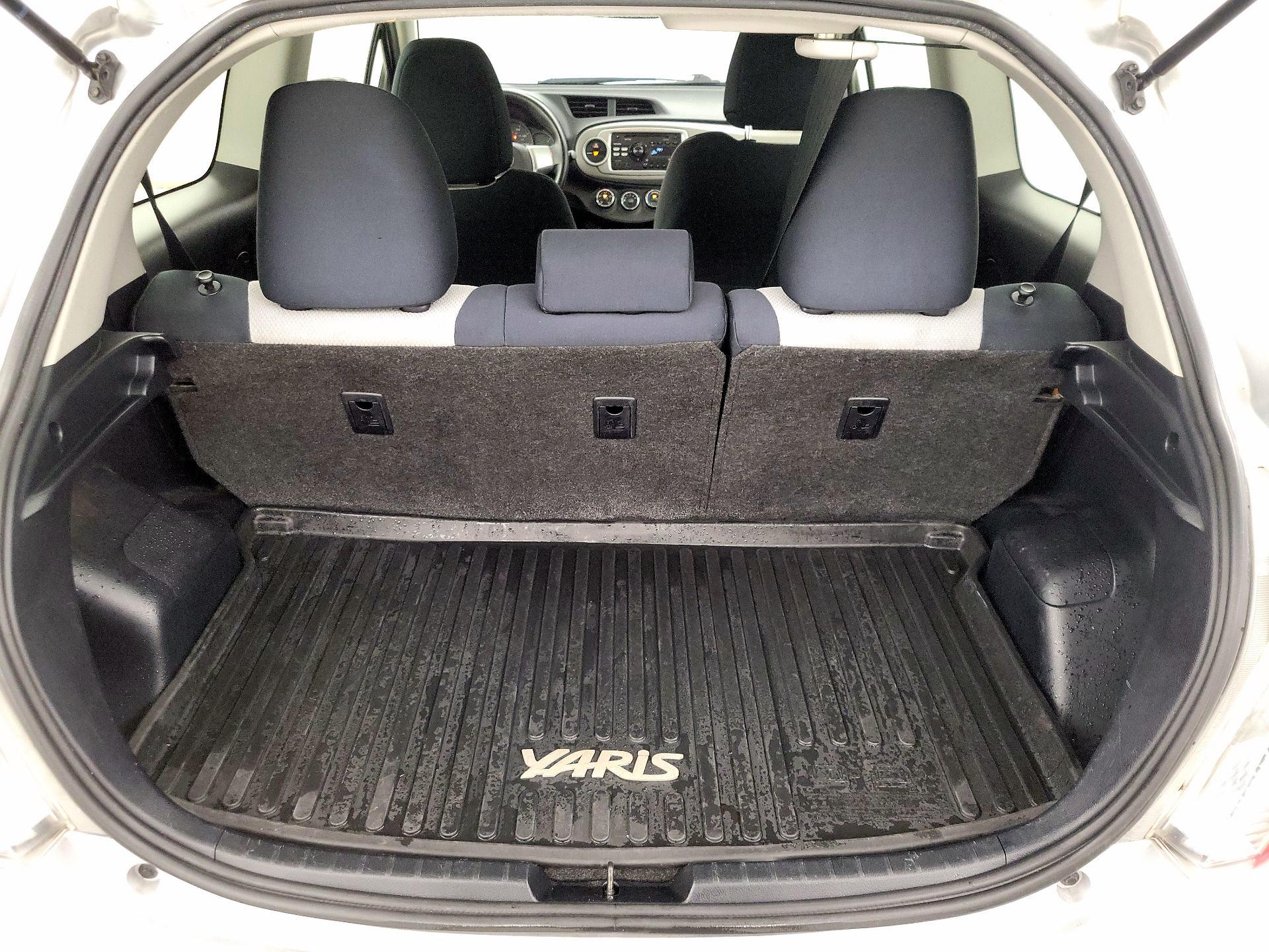 Thumbnail: 2013 Toyota Yaris - 18