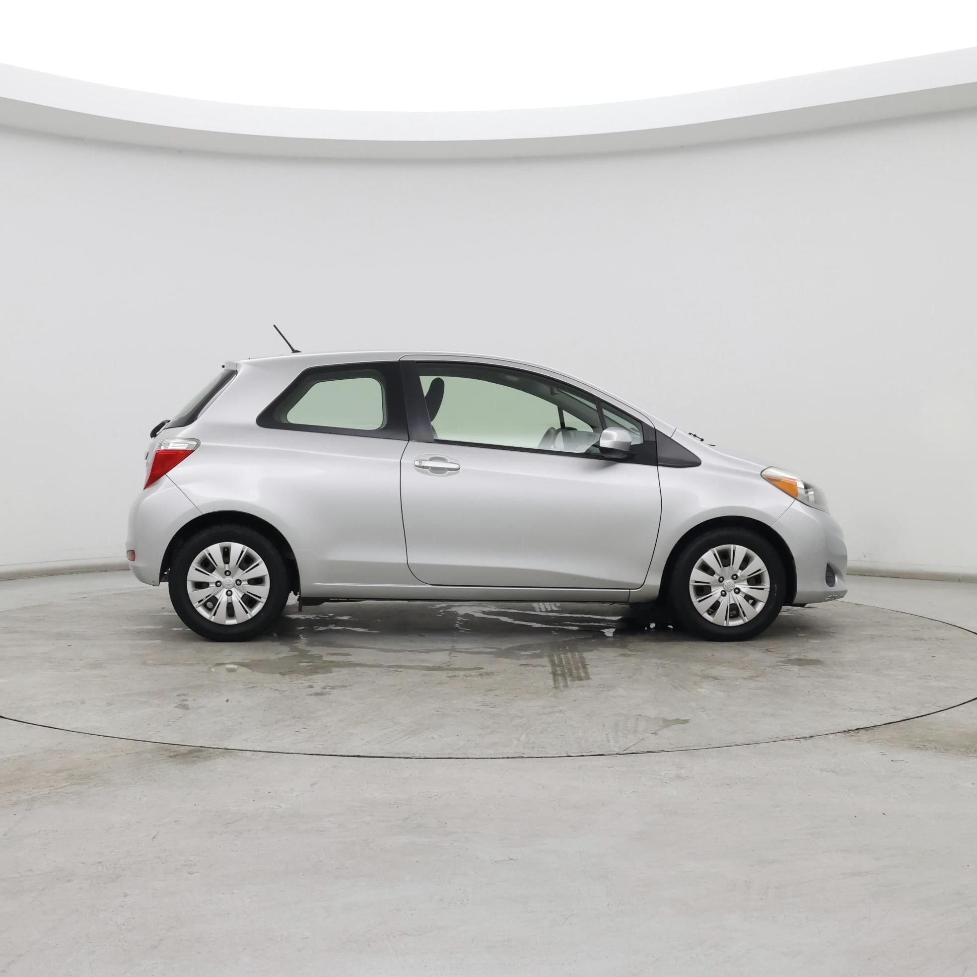 Thumbnail: 2013 Toyota Yaris - 7