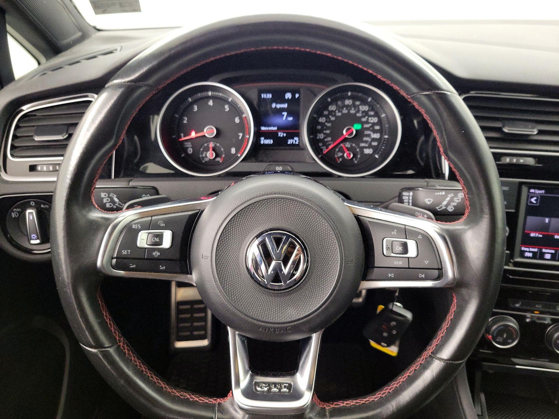 Thumbnail: 2019 Volkswagen Golf - 10