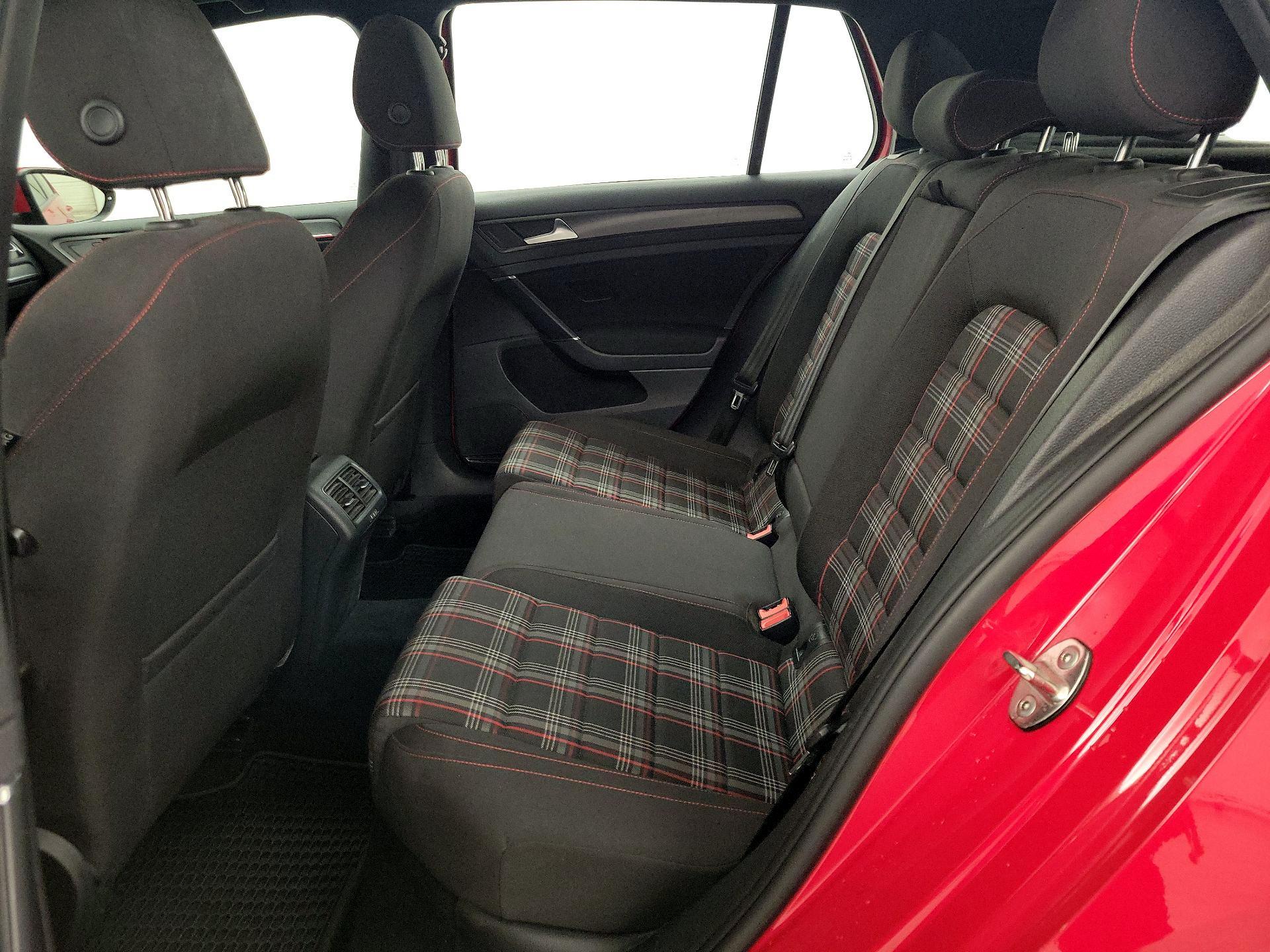 Thumbnail: 2019 Volkswagen Golf - 19