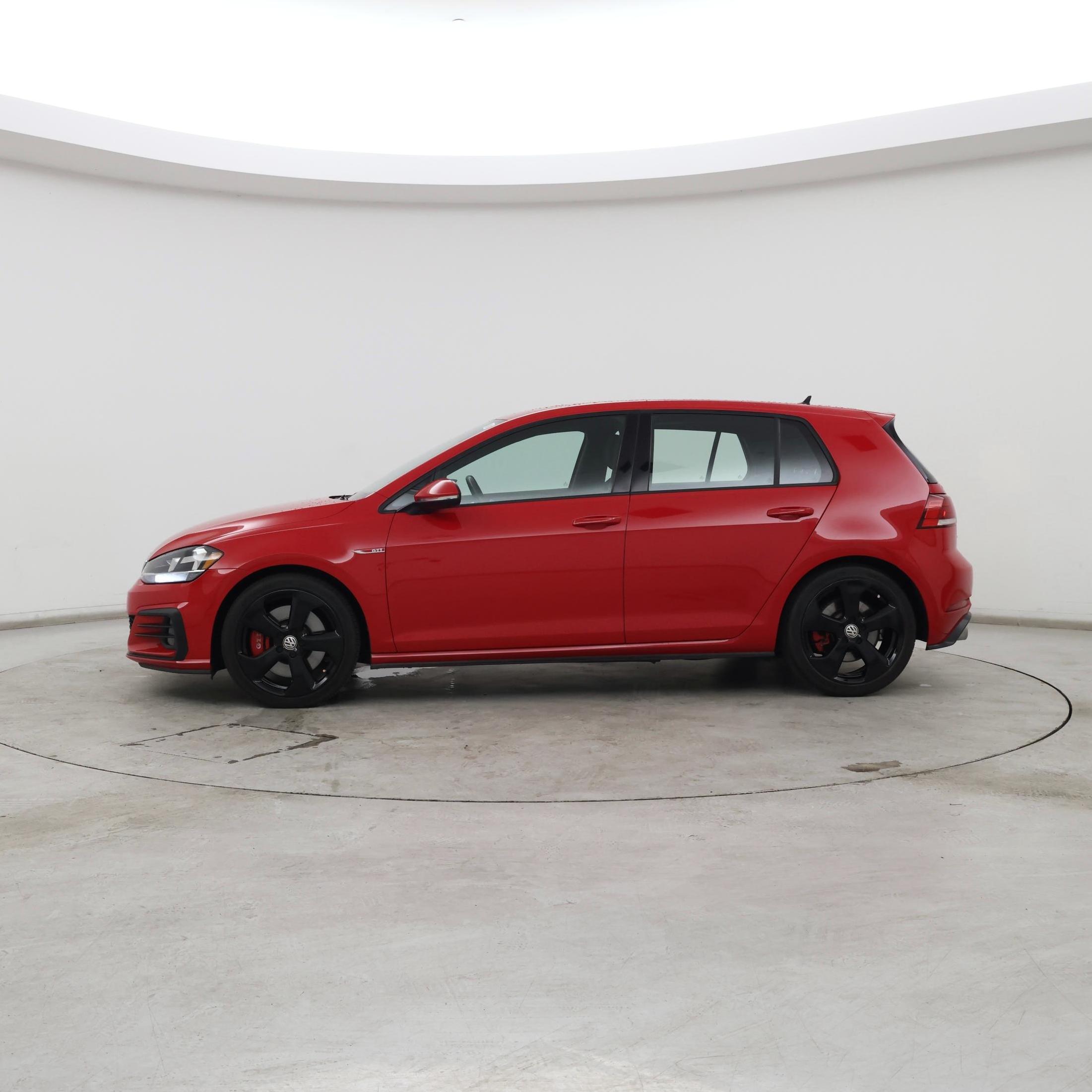 Thumbnail: 2019 Volkswagen Golf - 3