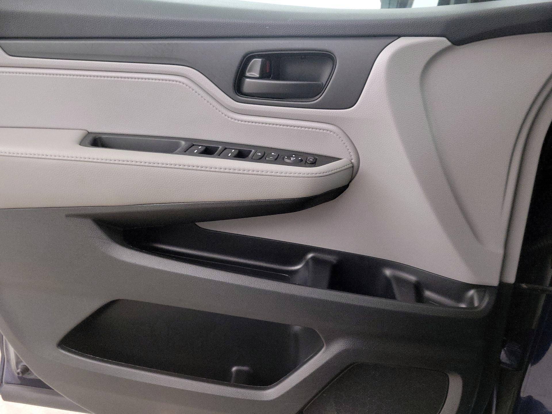 Thumbnail: 2019 Honda Odyssey - 12