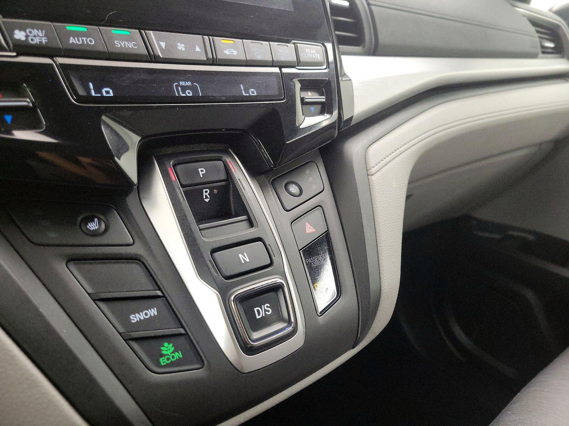 Thumbnail: 2019 Honda Odyssey - 17
