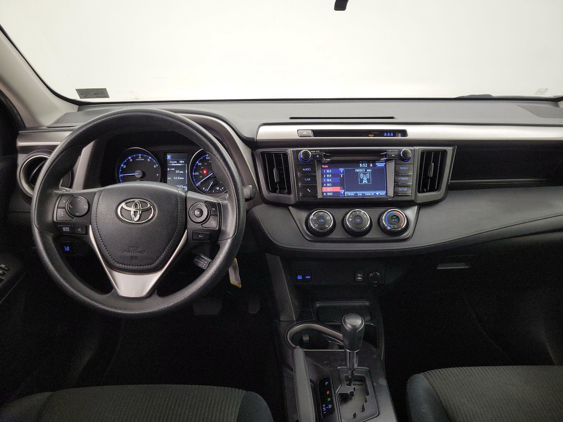Thumbnail: 2017 Toyota RAV4 - 9