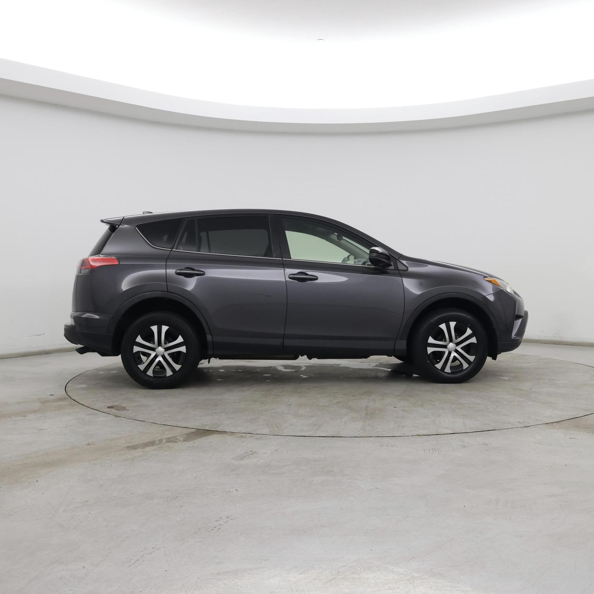Thumbnail: 2017 Toyota RAV4 - 7
