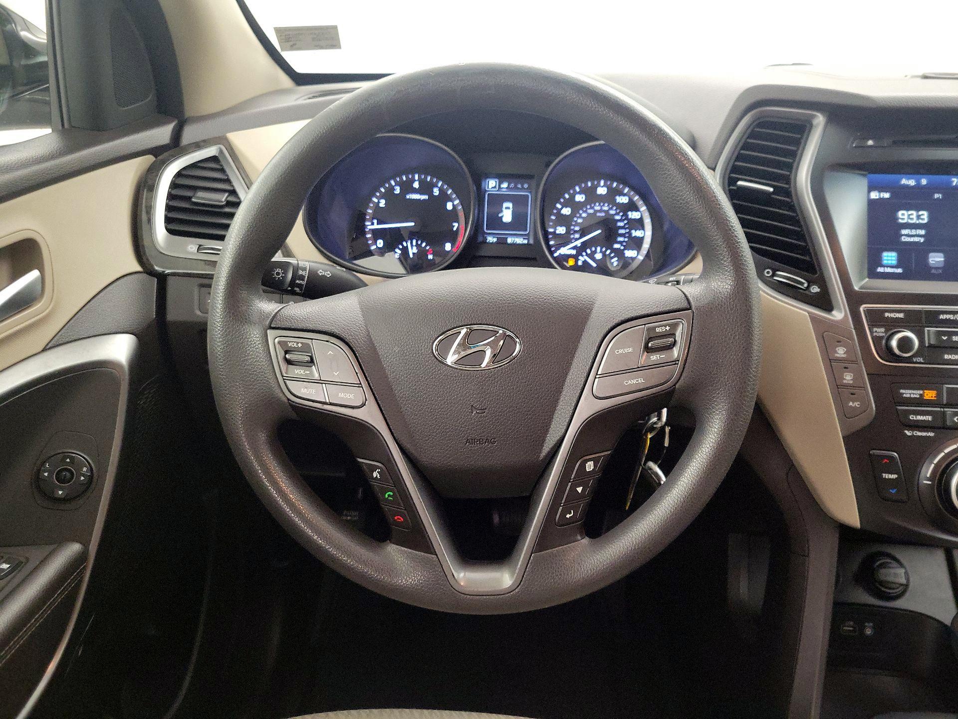 Thumbnail: 2017 Hyundai Santa Fe - 10