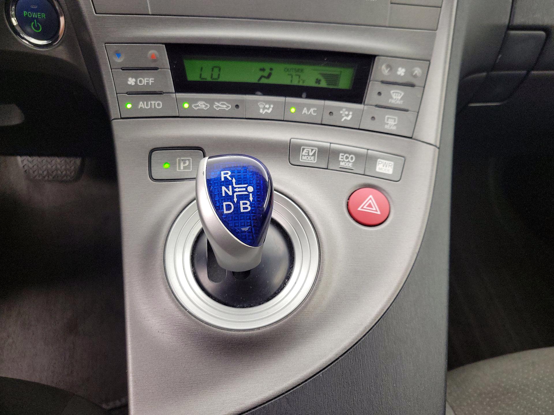 Thumbnail: 2013 Toyota Prius - 16