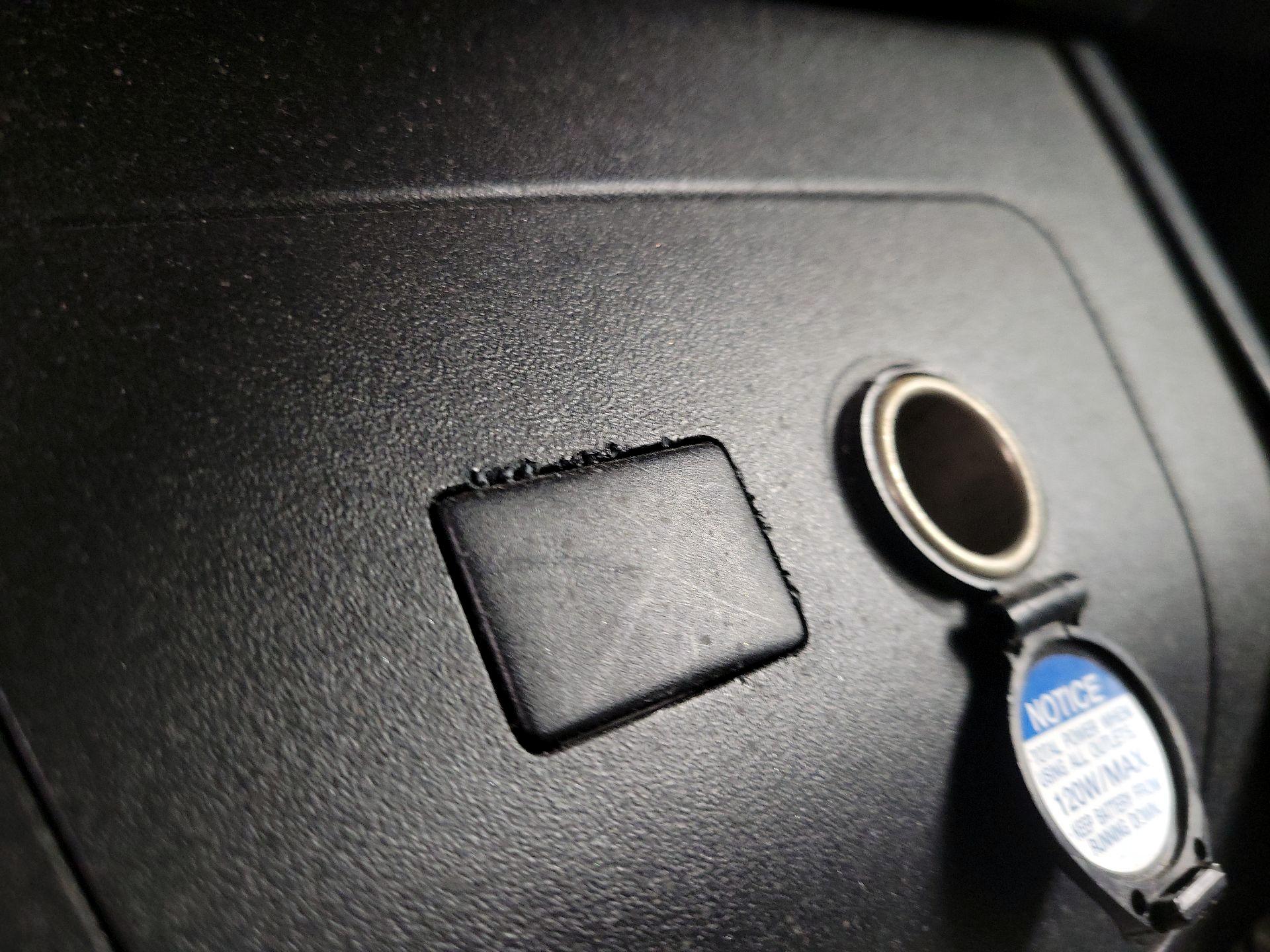 Thumbnail: 2013 Toyota Prius - 17