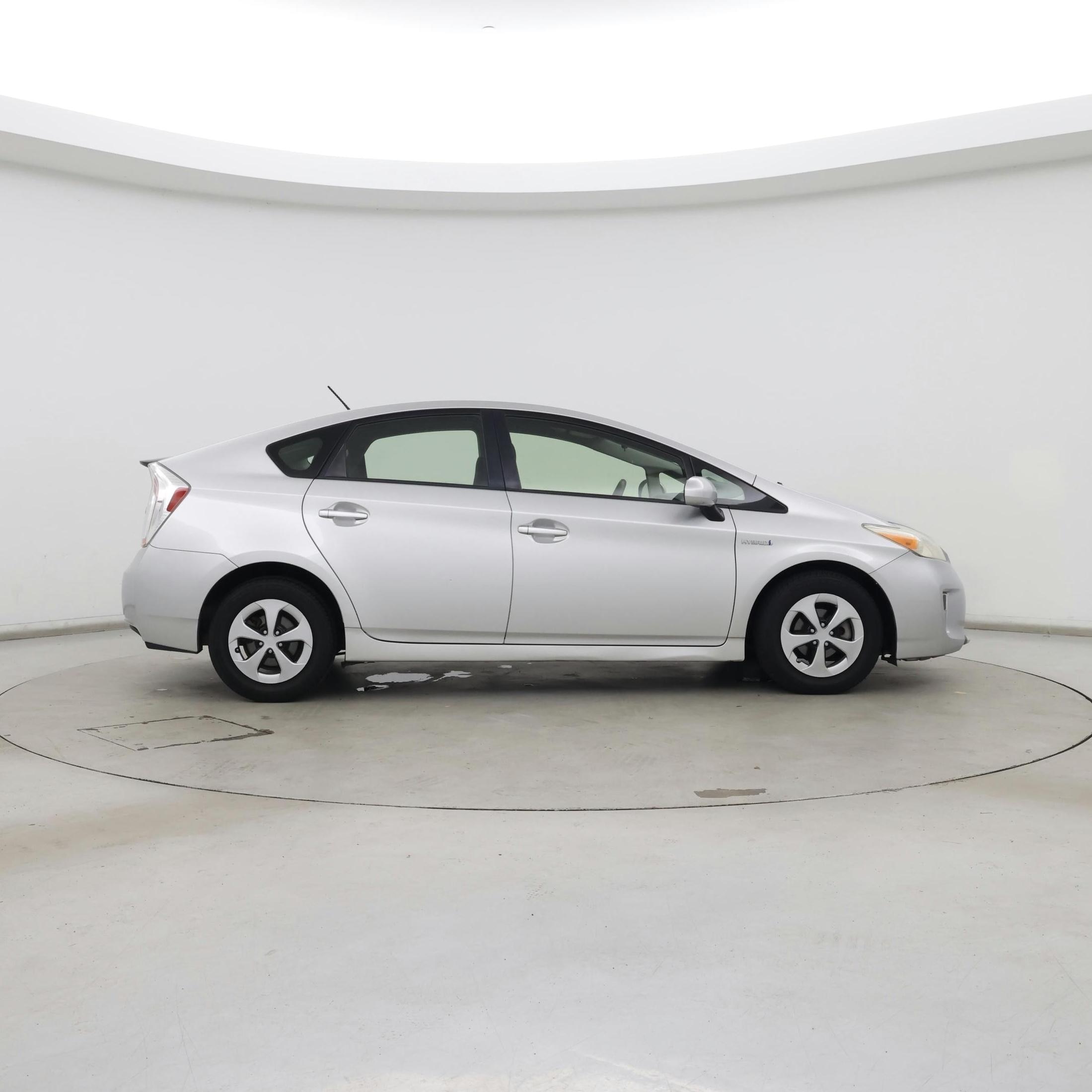 Thumbnail: 2013 Toyota Prius - 7