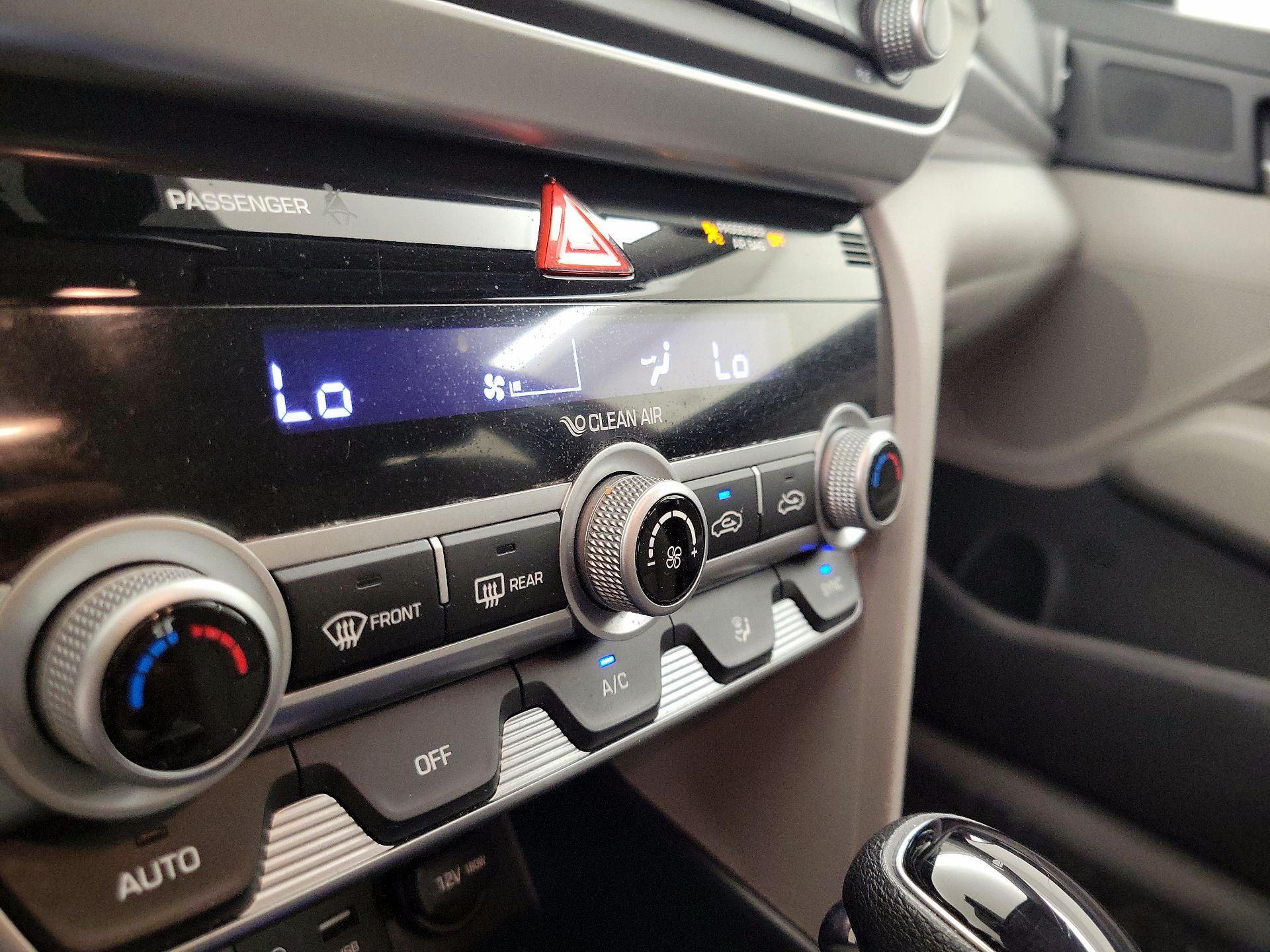 Thumbnail: 2020 Hyundai Elantra - 16