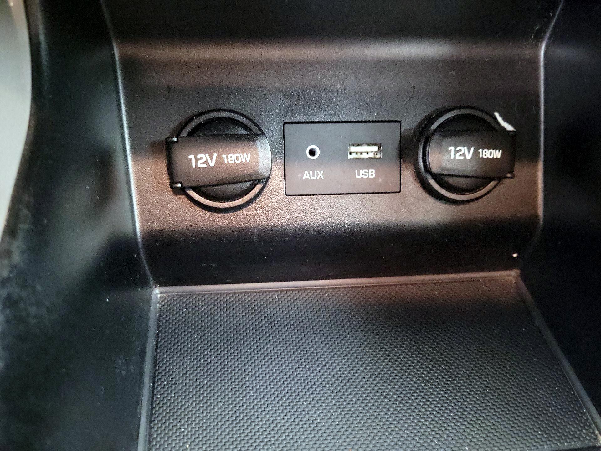Thumbnail: 2020 Hyundai Elantra - 18