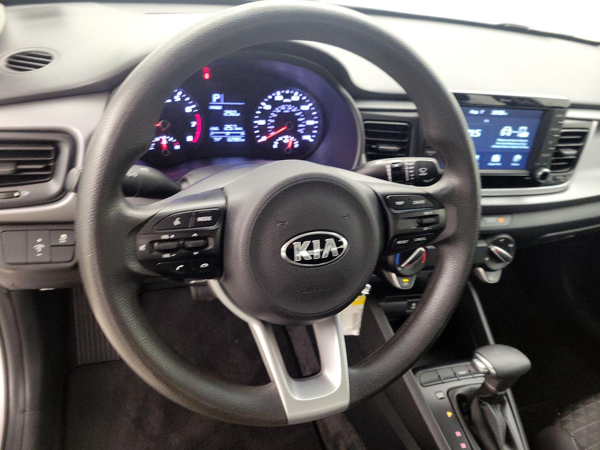Thumbnail: 2019 Kia Rio - 10