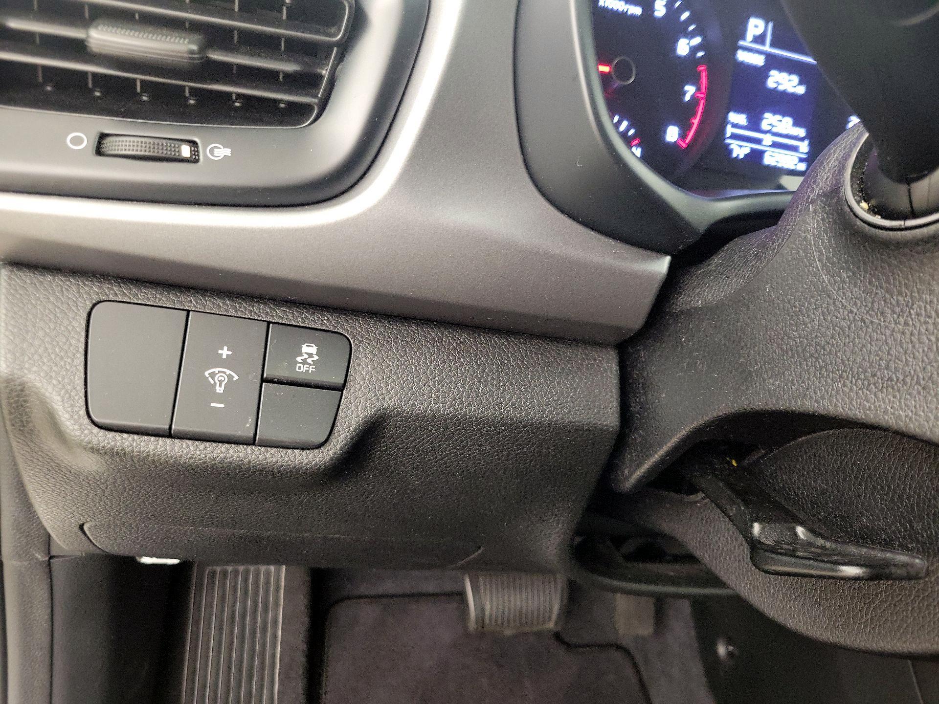 Thumbnail: 2019 Kia Rio - 13